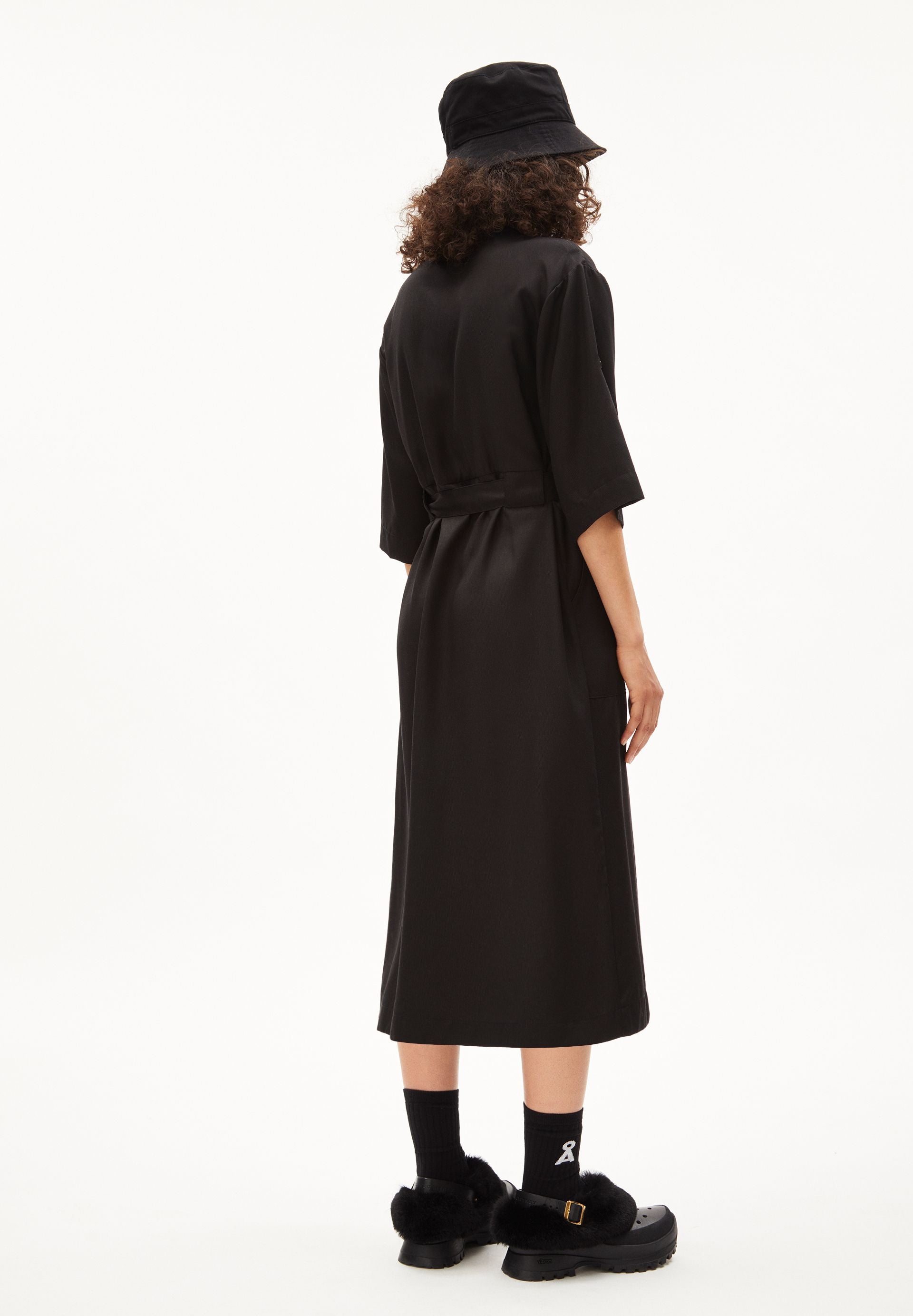 30004065-105_211