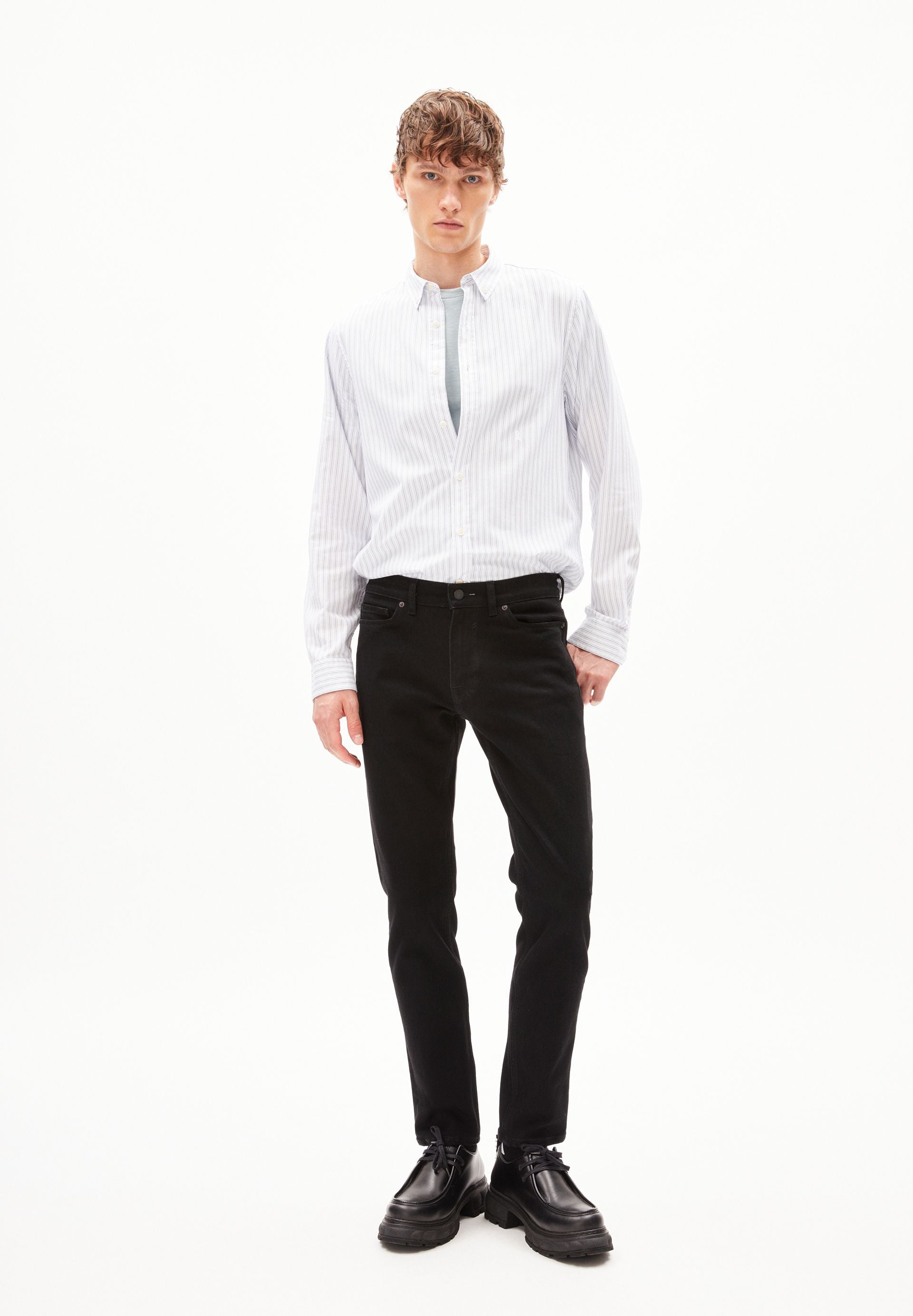 30006039-520_411