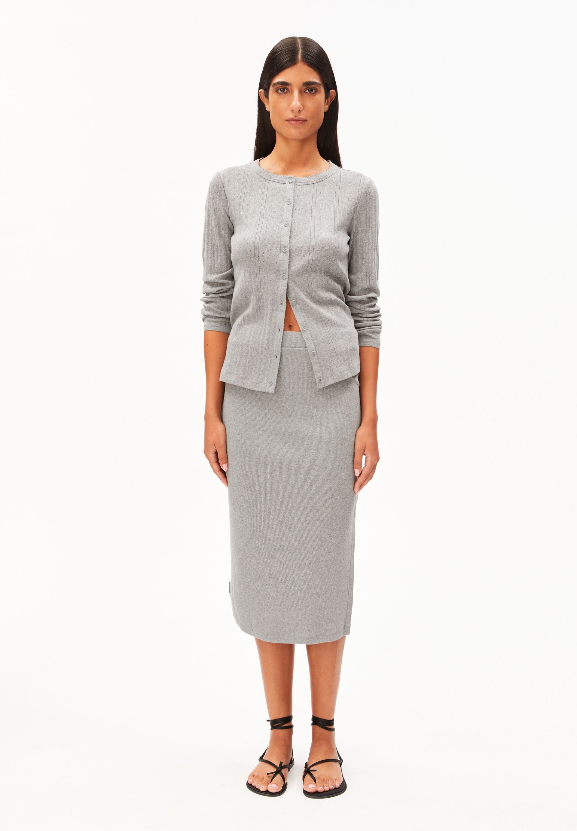 Jupe midi grise casual style crayon élégante, en laine Jupe midi grise casual style crayon élégante, en laine