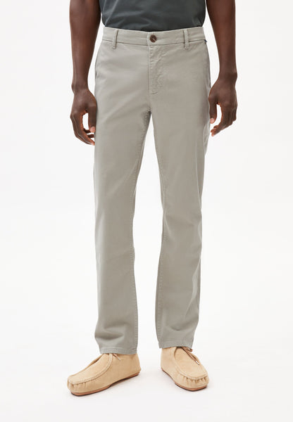 パンツ surcomm.arch. ORGANIC COTTON CHINO Organic Stretch Cotton Chino Pants in Light Khaki