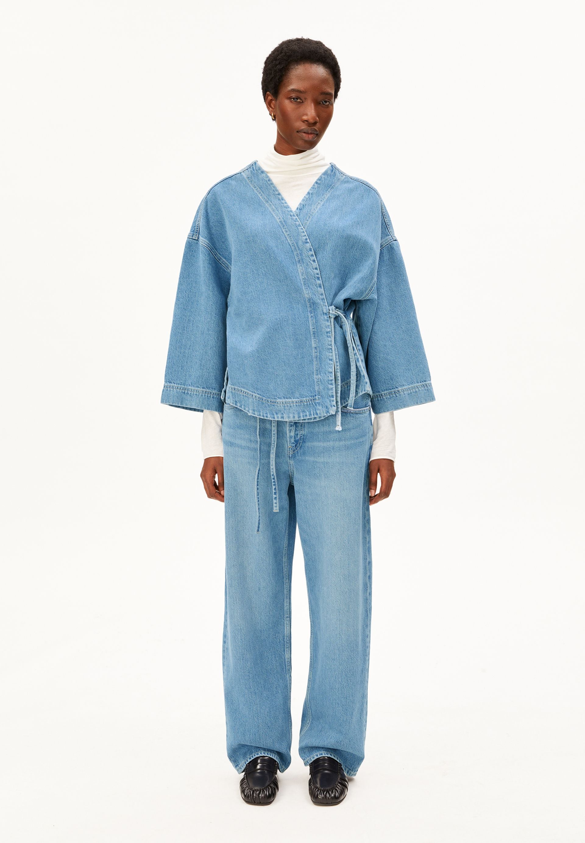 30009159-3833_411