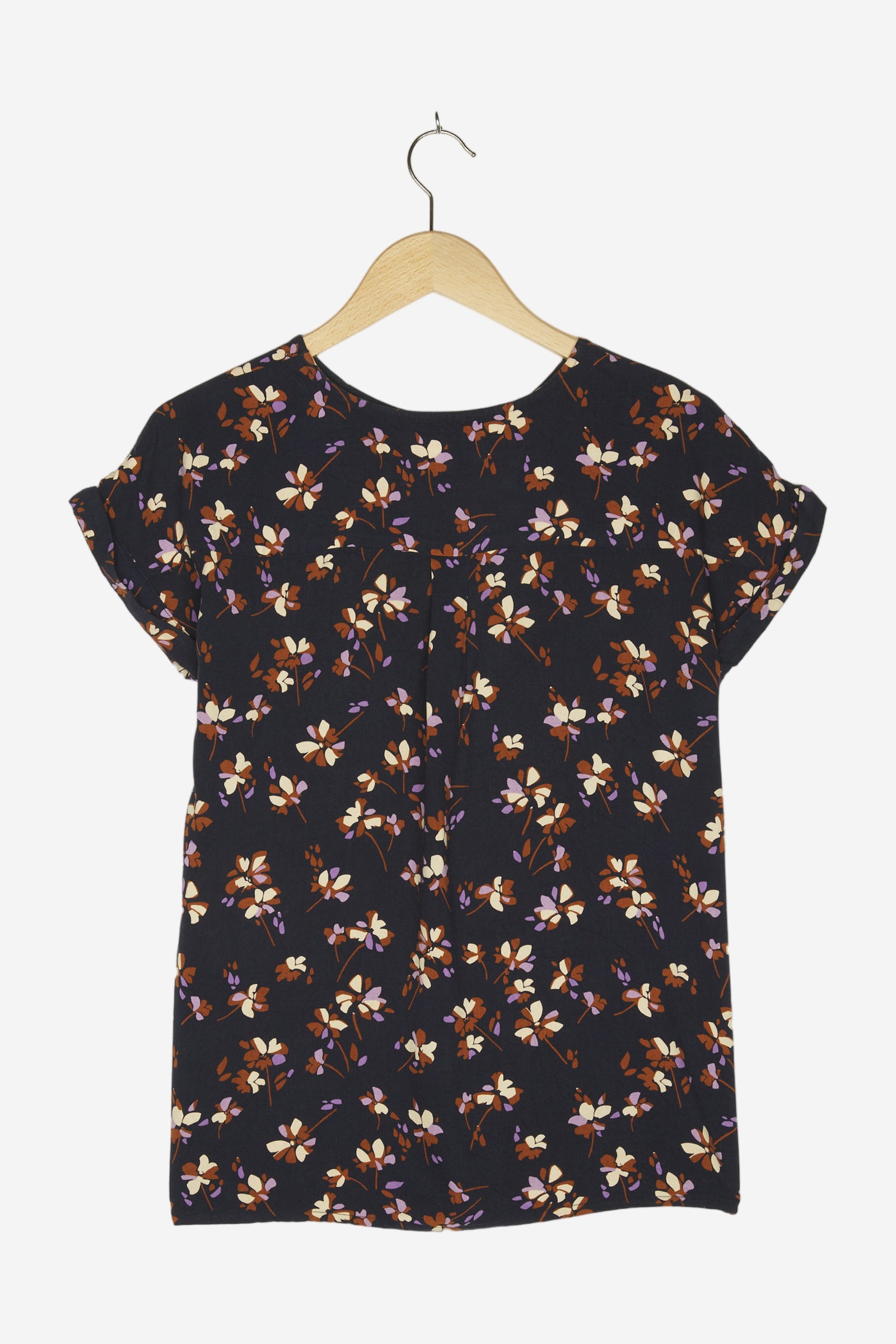 LAAORI FLOWERS AND PETALS