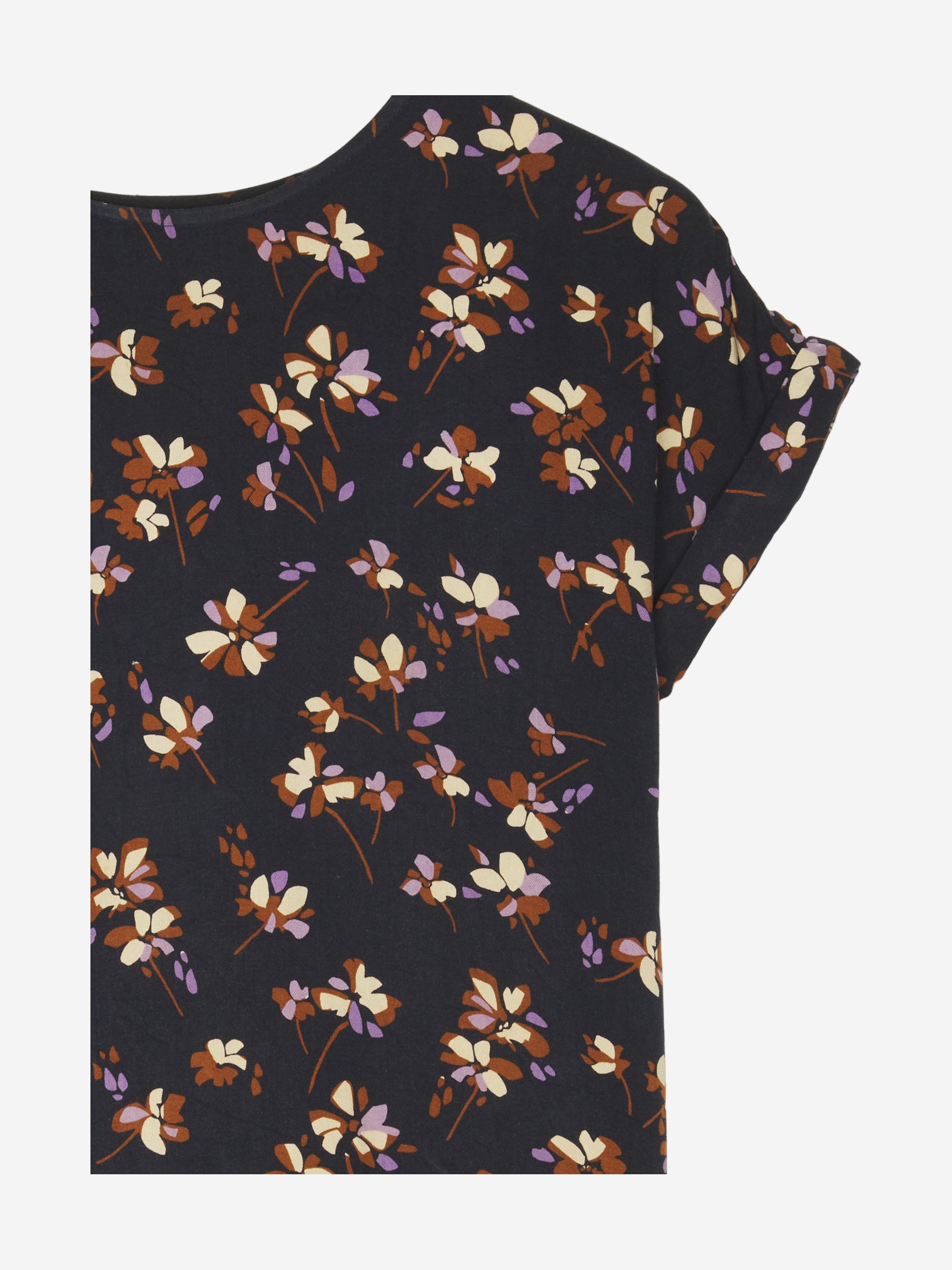 LAAORI FLOWERS AND PETALS