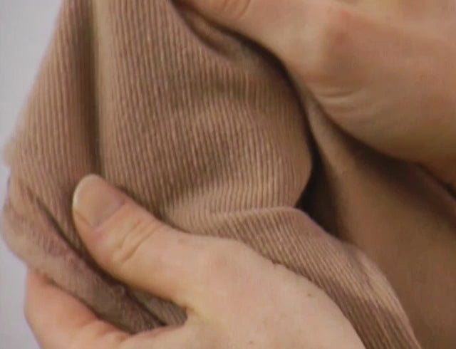 Unsere SEAMLESS Unterwäsche wird aus TENCEL™ Lyocell gefertigt – einer Faser aus Zellstoff.