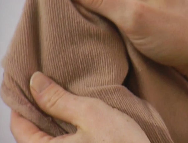 Unsere SEAMLESS Unterwäsche wird aus TENCEL™ Lyocell gefertigt – einer Faser aus Zellstoff.