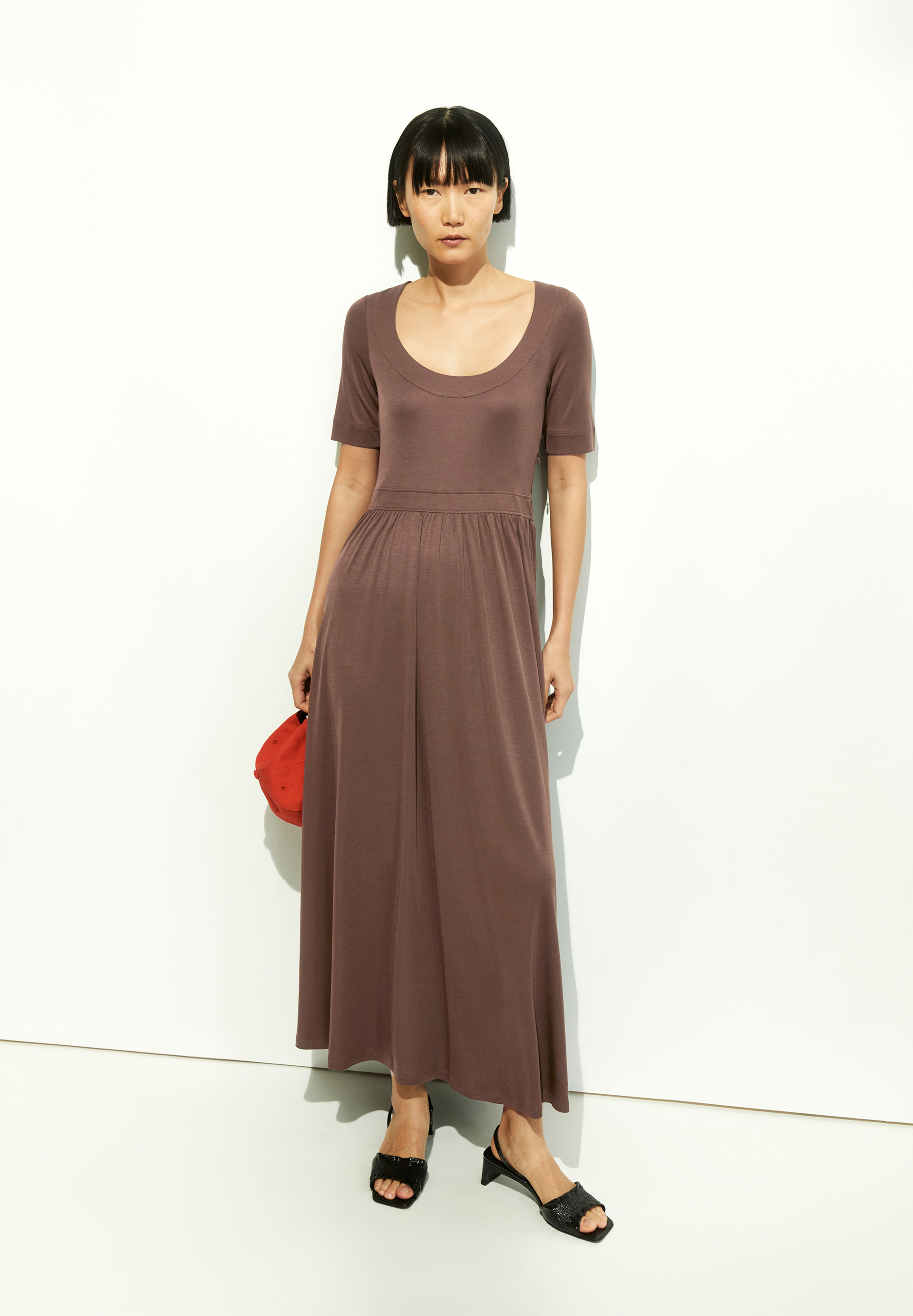 BERENIKAA Jerseykleid aus TENCEL™ Lyocell