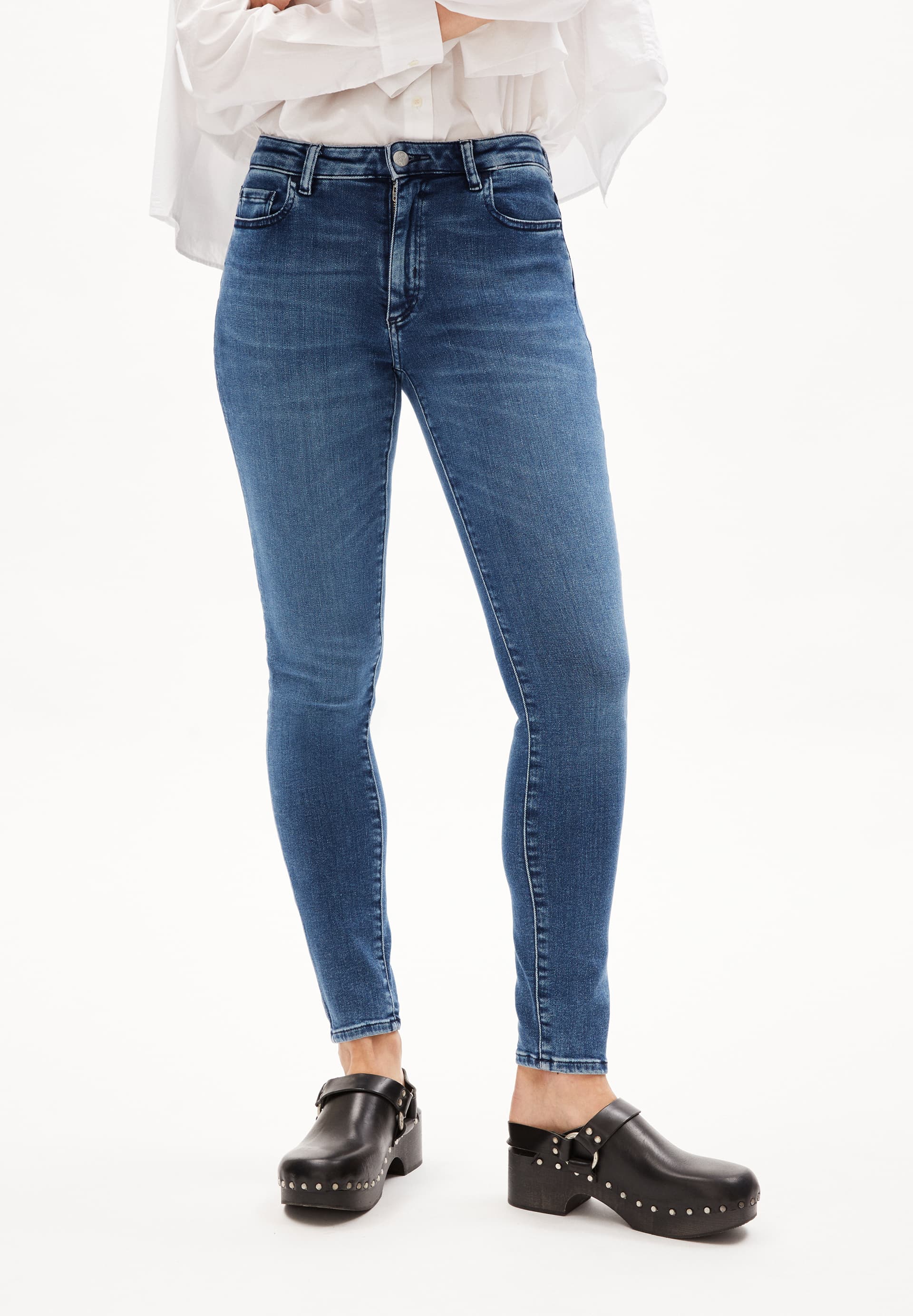 TILLAA X STRETCH Skinny fit mid waist denim van biologische katoenmix