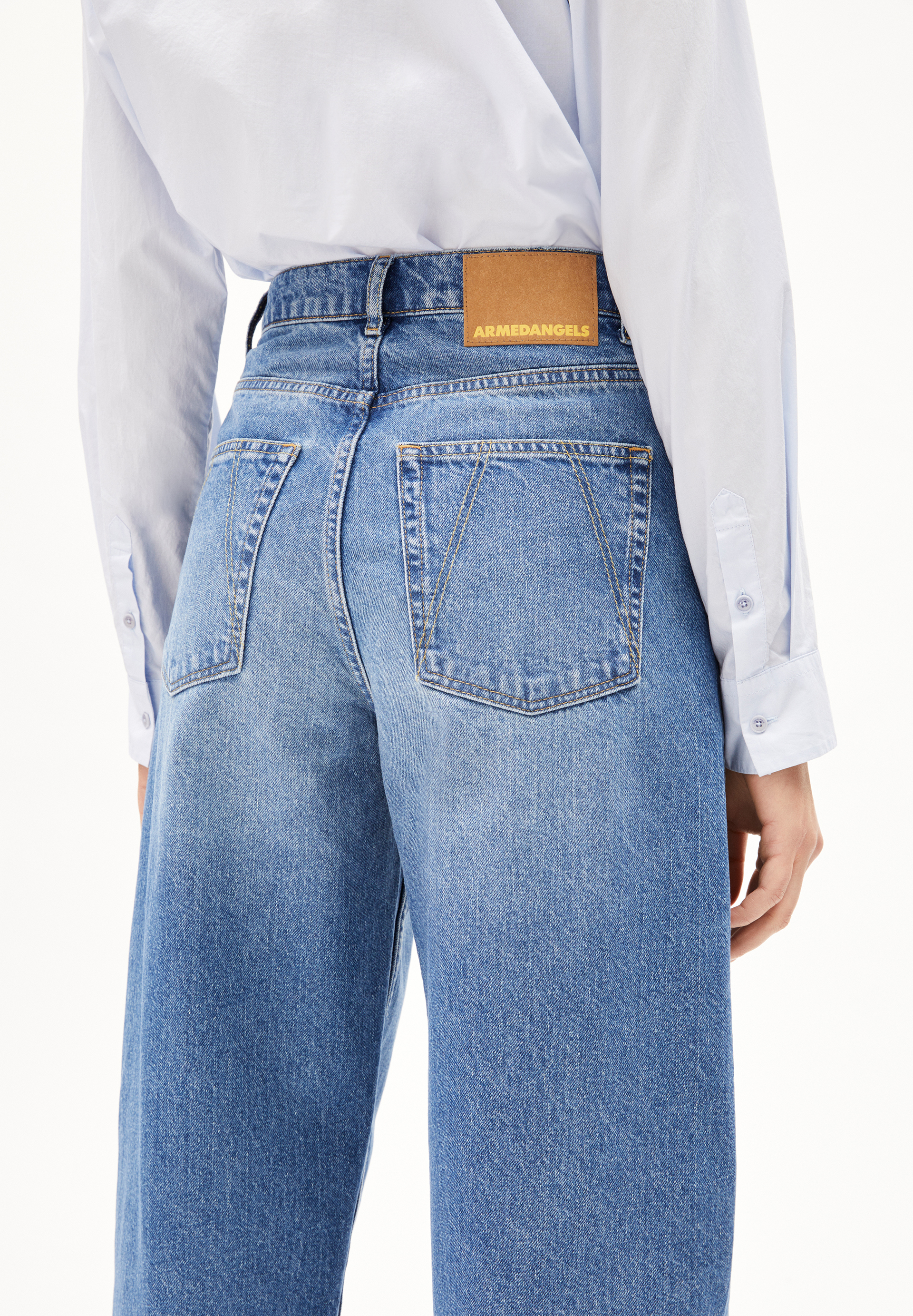 BAARLY Barrel Jeans recycled cotton