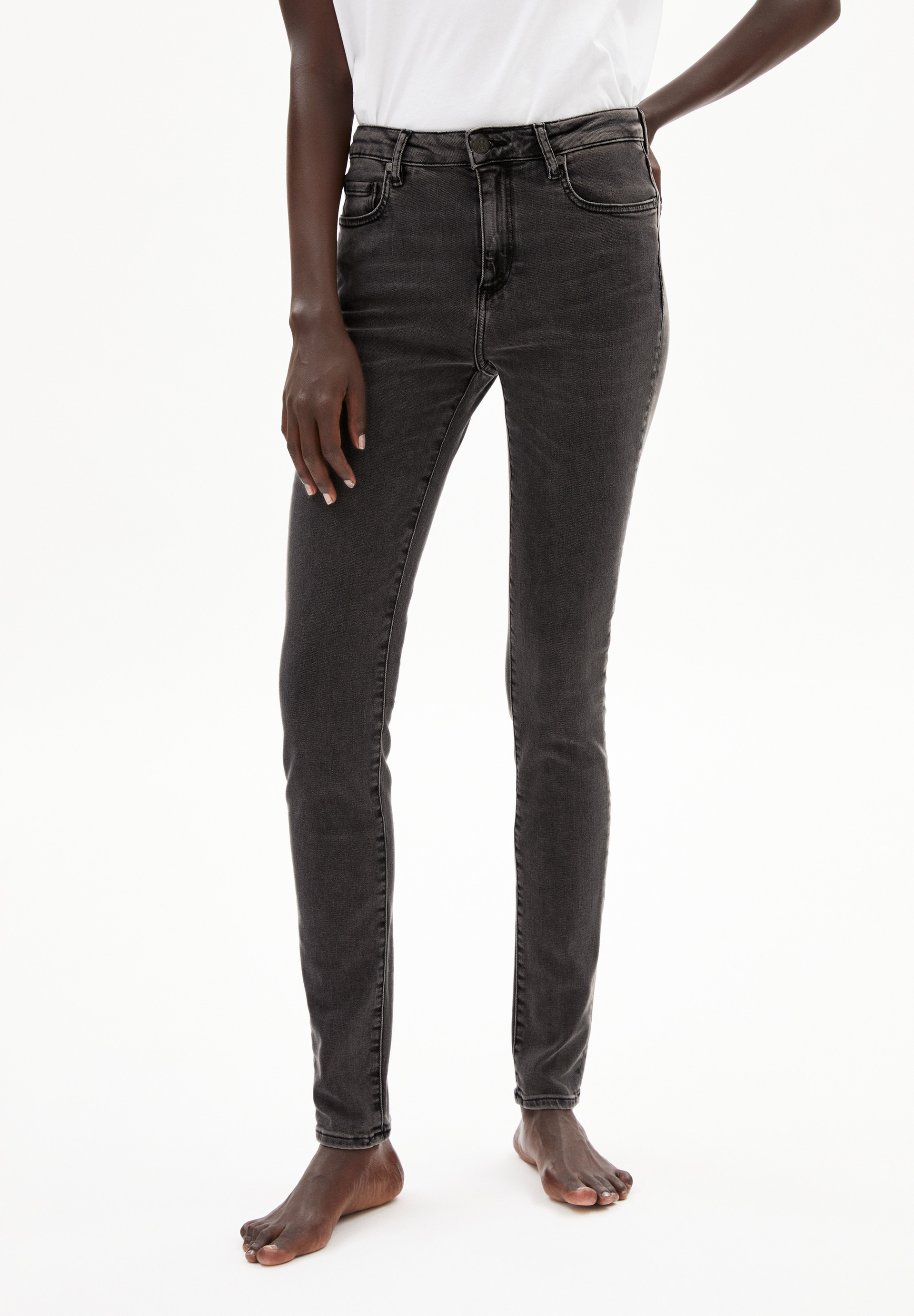 TILLAA X STRETCH Skinny Fit Mid Waist made of Organic Cotton Mix