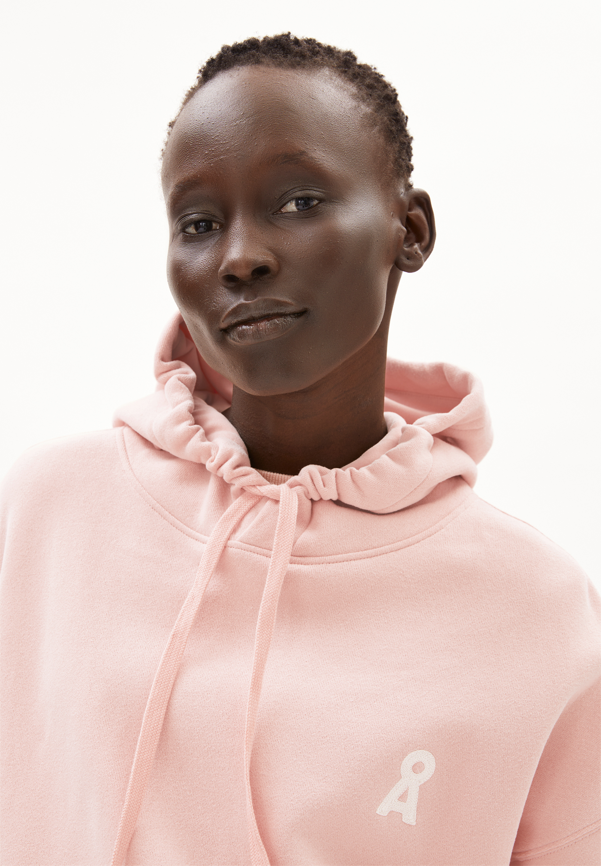 ICONIC Å FRANCISARAA Sweathoodie made of Organic Cotton