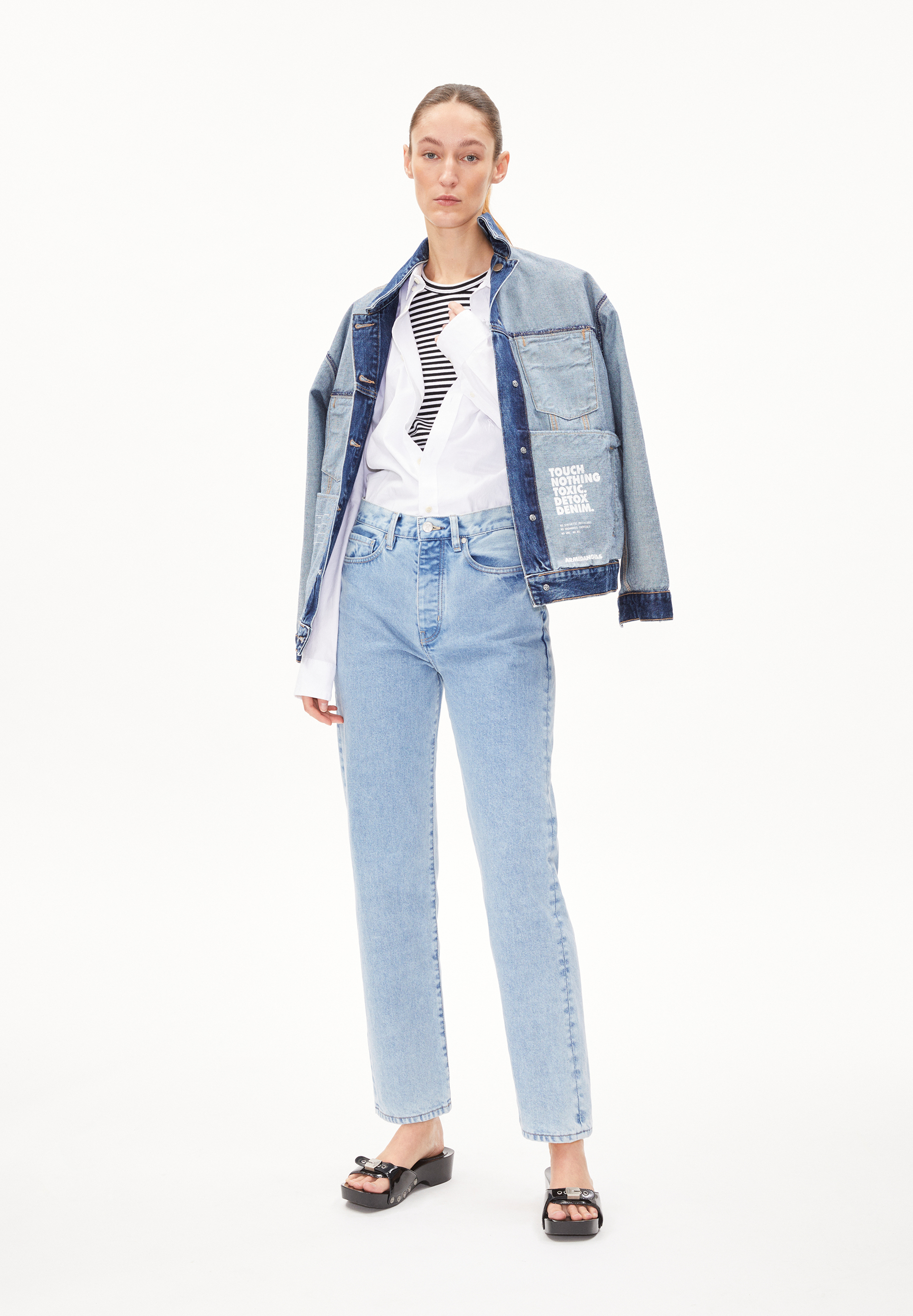 AAIKALA Jeans Straight Leg High Waist recycelte Baumwolle Non-Stretch