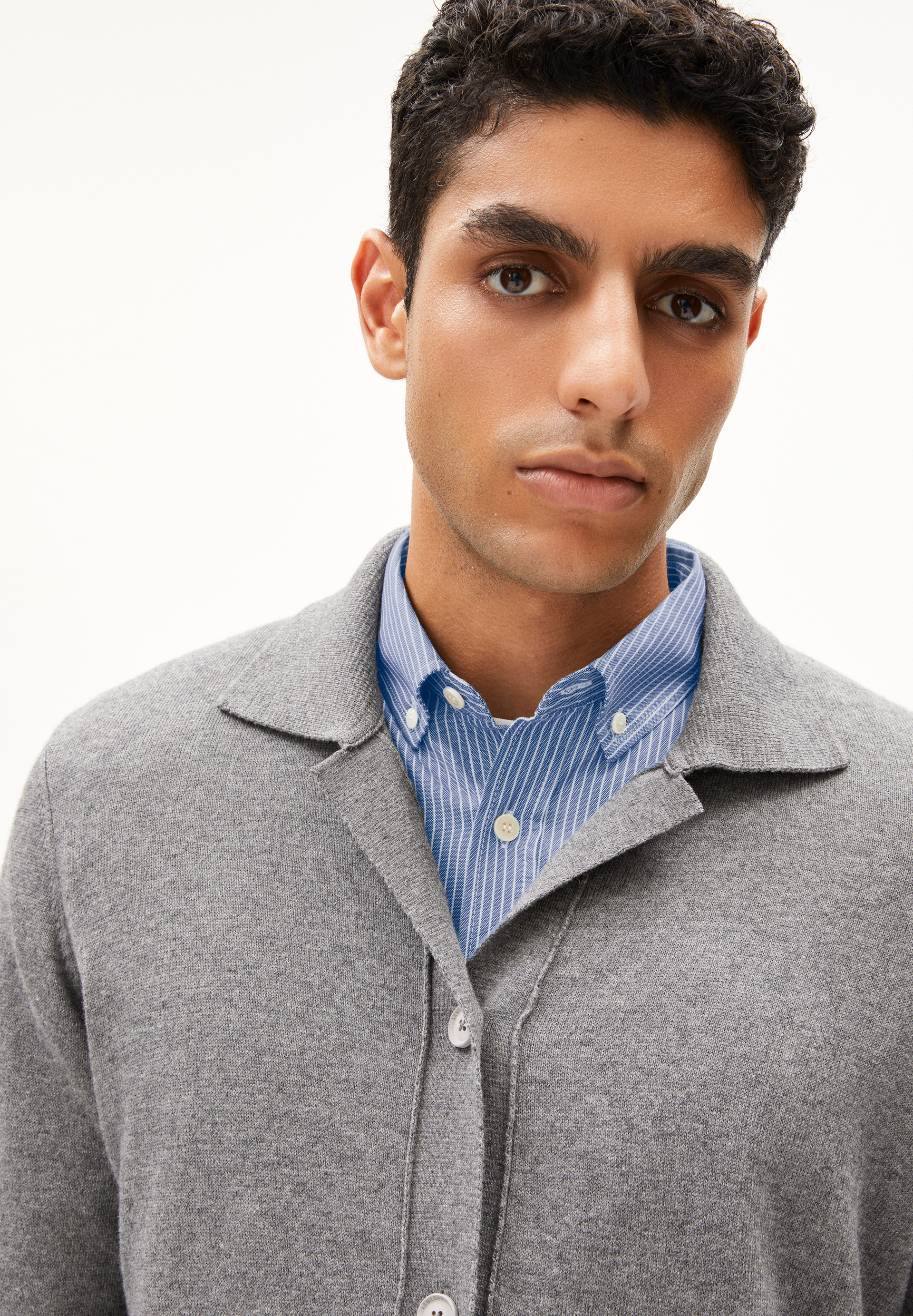 FAAUSTOS Veste en maille coupe standard en laine mérinos bio mélangée