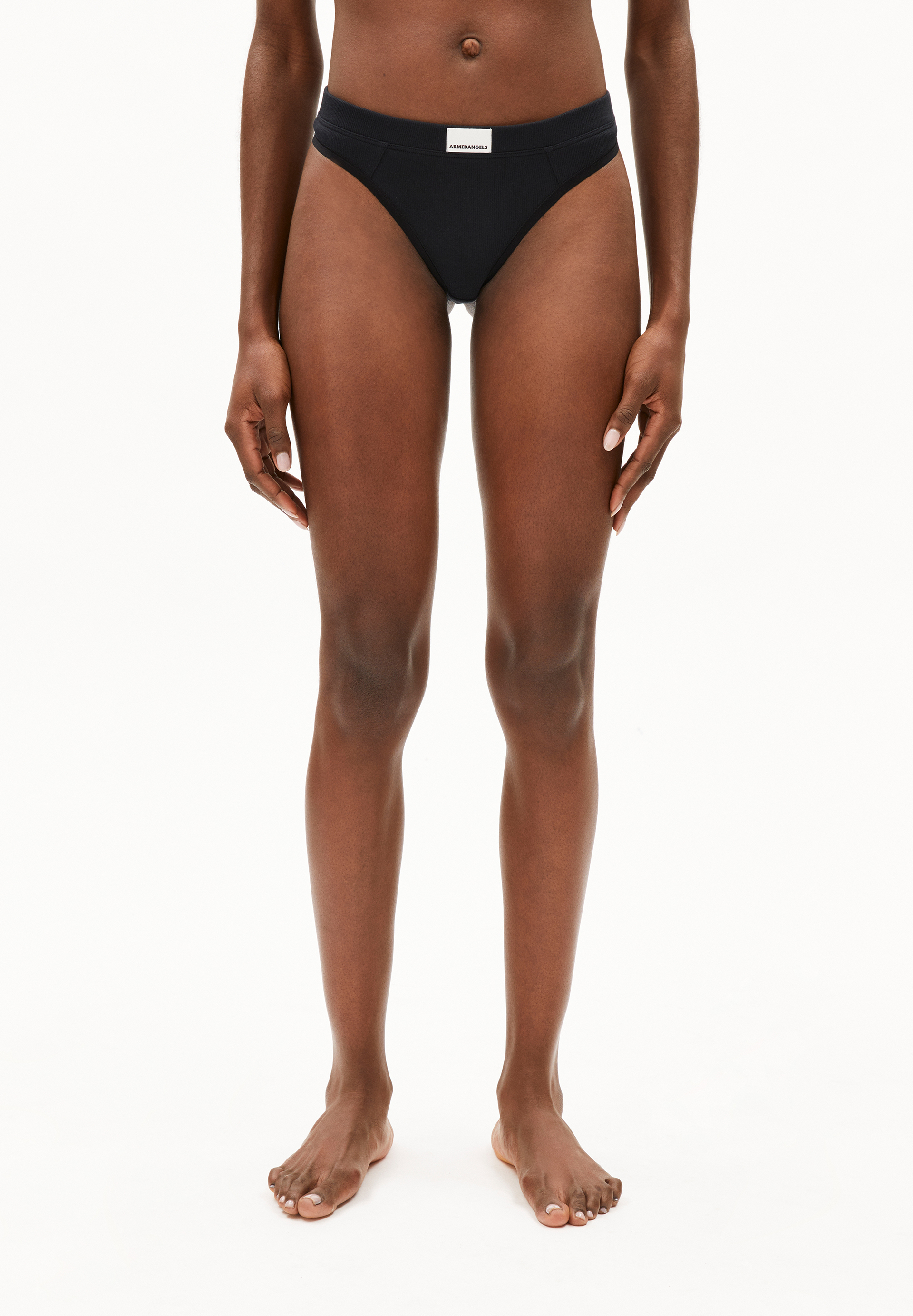 FAARA RIB Ripp-String aus Bio-Baumwoll Mix