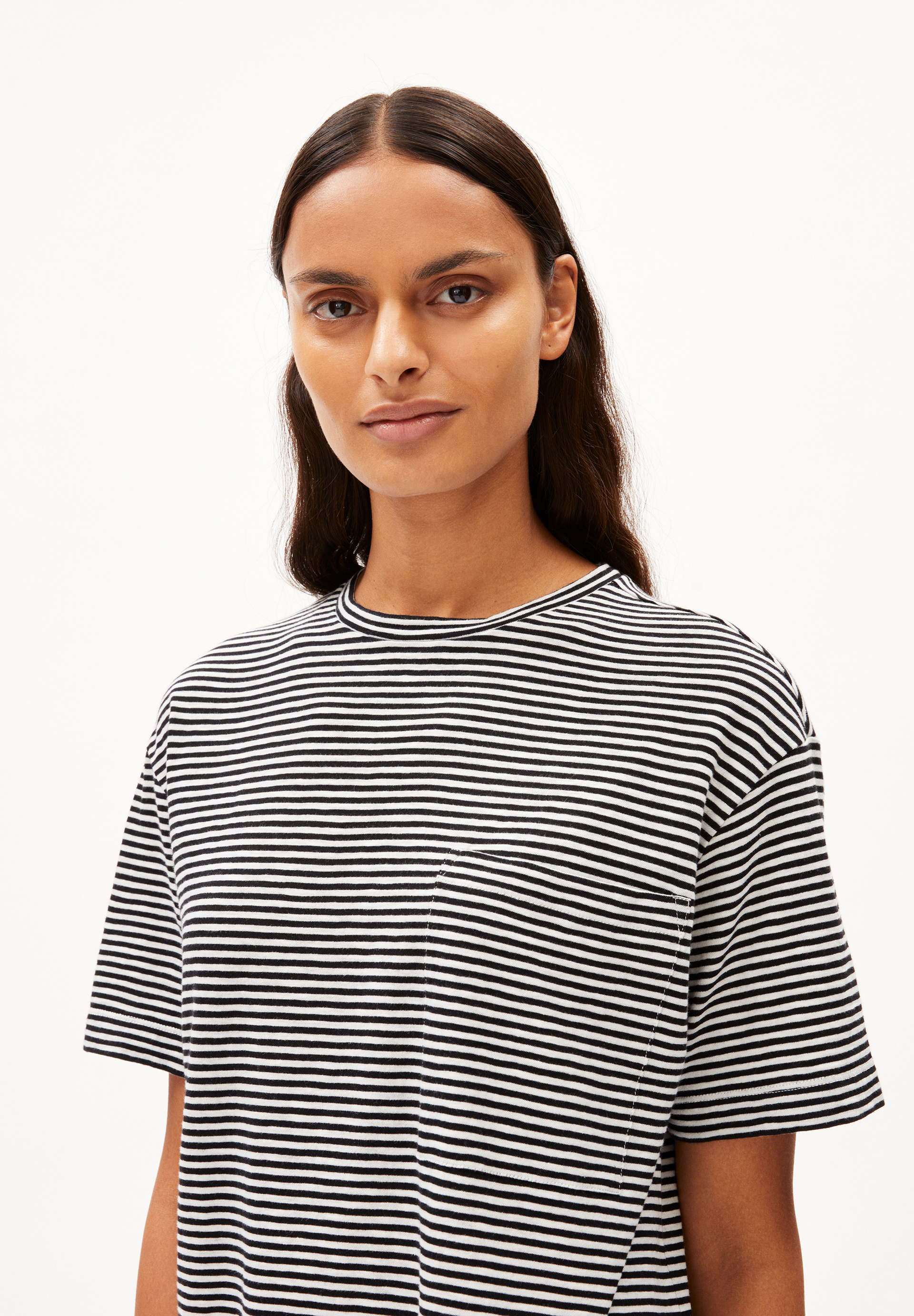 CHAARA LOVELY STRIPES Robe en jersey coupe décontractée en coton bio