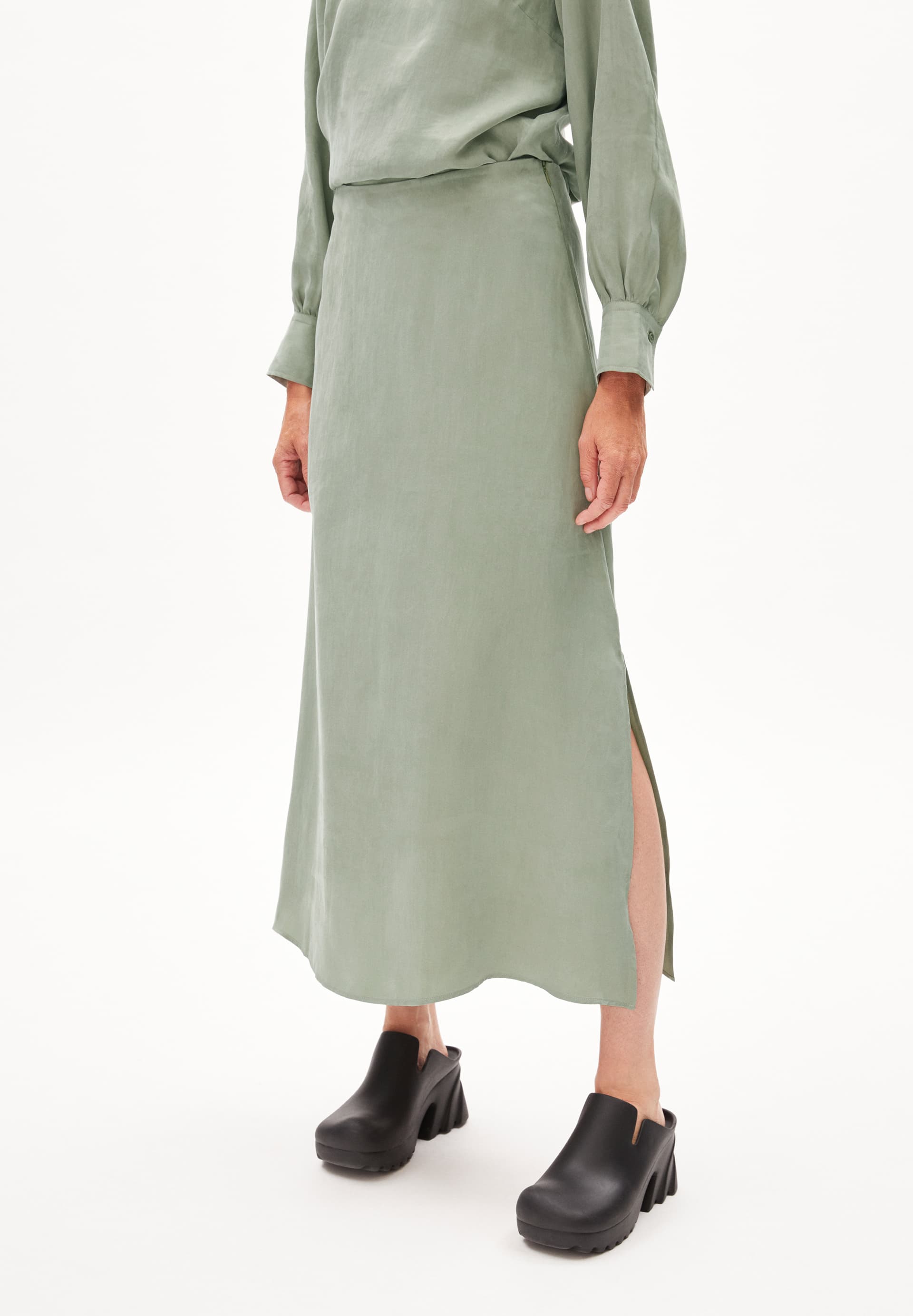 Dames MILAJAA in grey green bij ARMEDANGELS