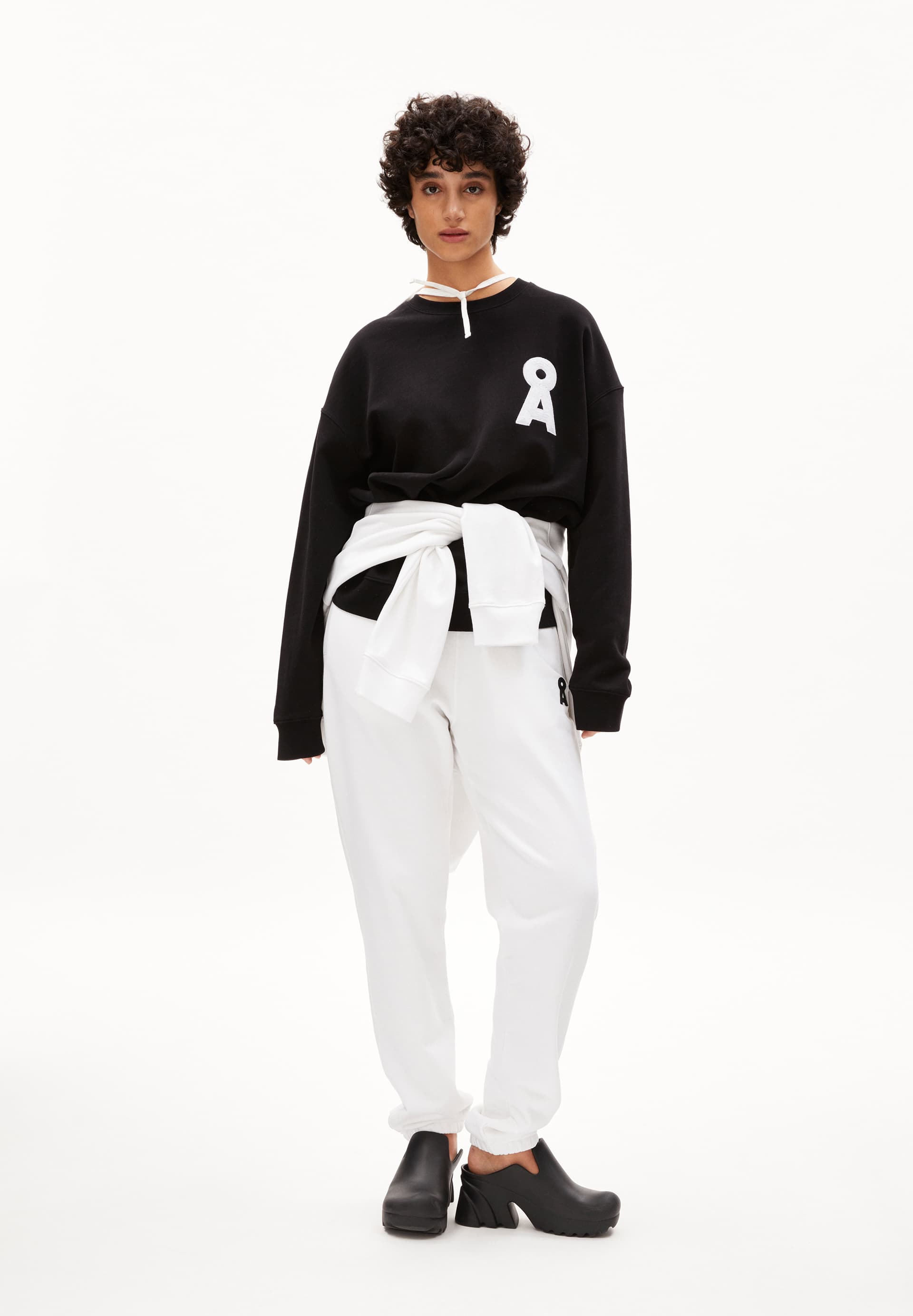 SASHAA ICONIC CAPSULE Heavyweight Sweatshirt Relaxed Fit made of Organic Cotton Mix