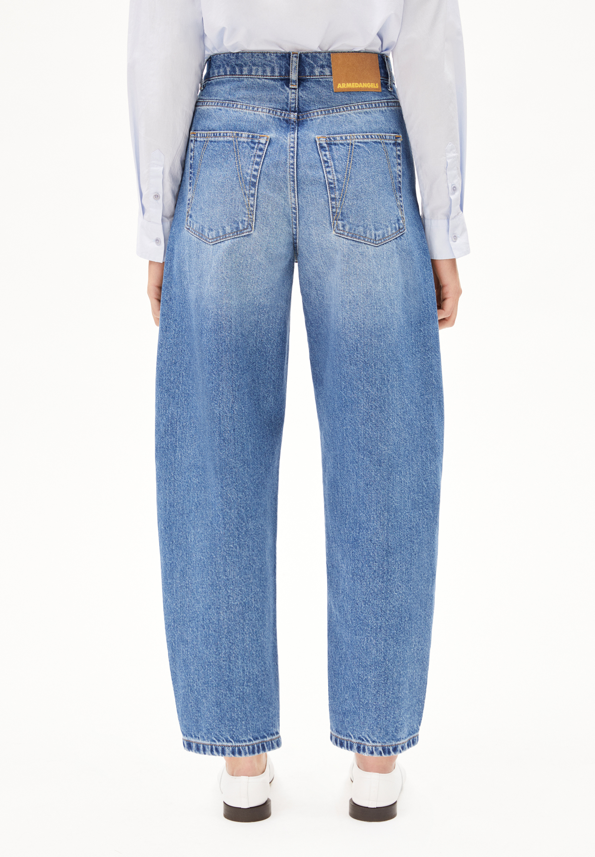 BAARLY Barrel Jeans recycled cotton