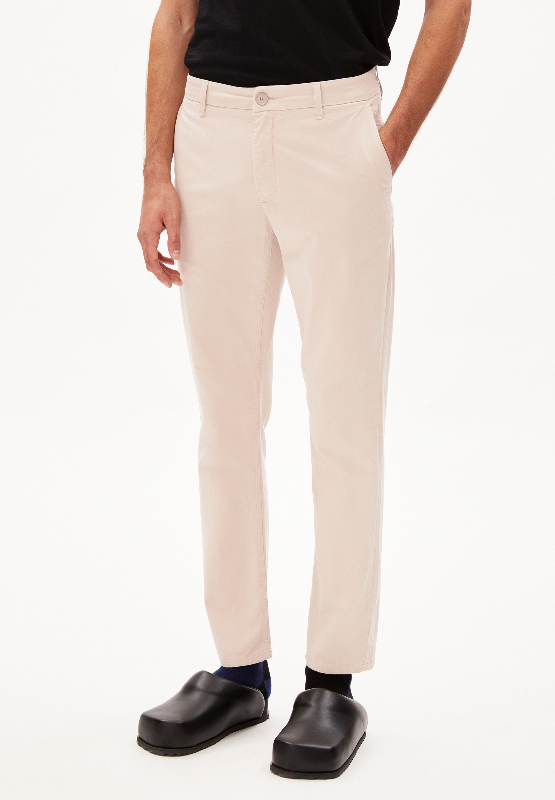 AATHAN Chino Hose aus Bio-Baumwoll Mix