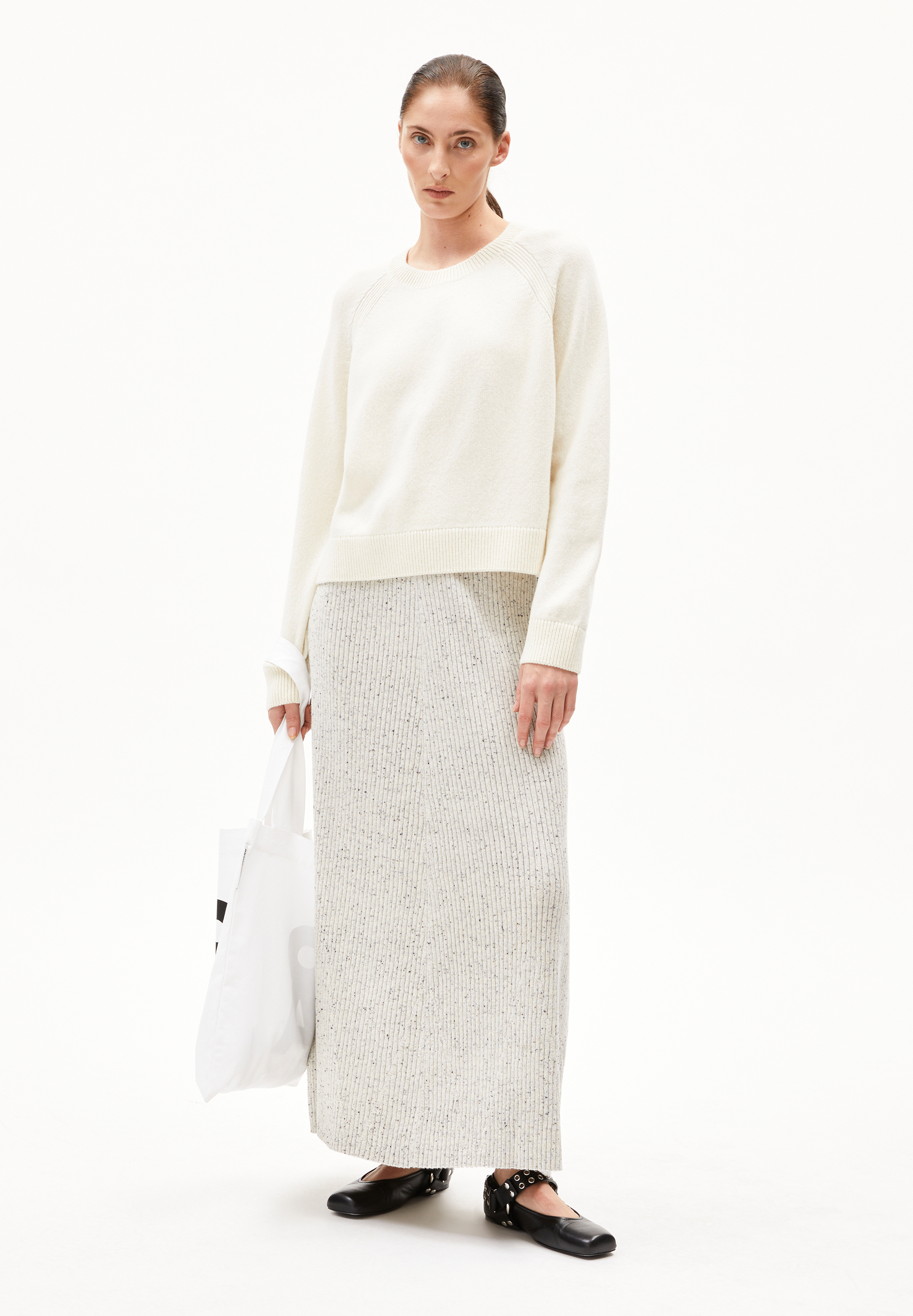 DILIRIAA REGLANA Pull coupe ample en laine bio mélangée