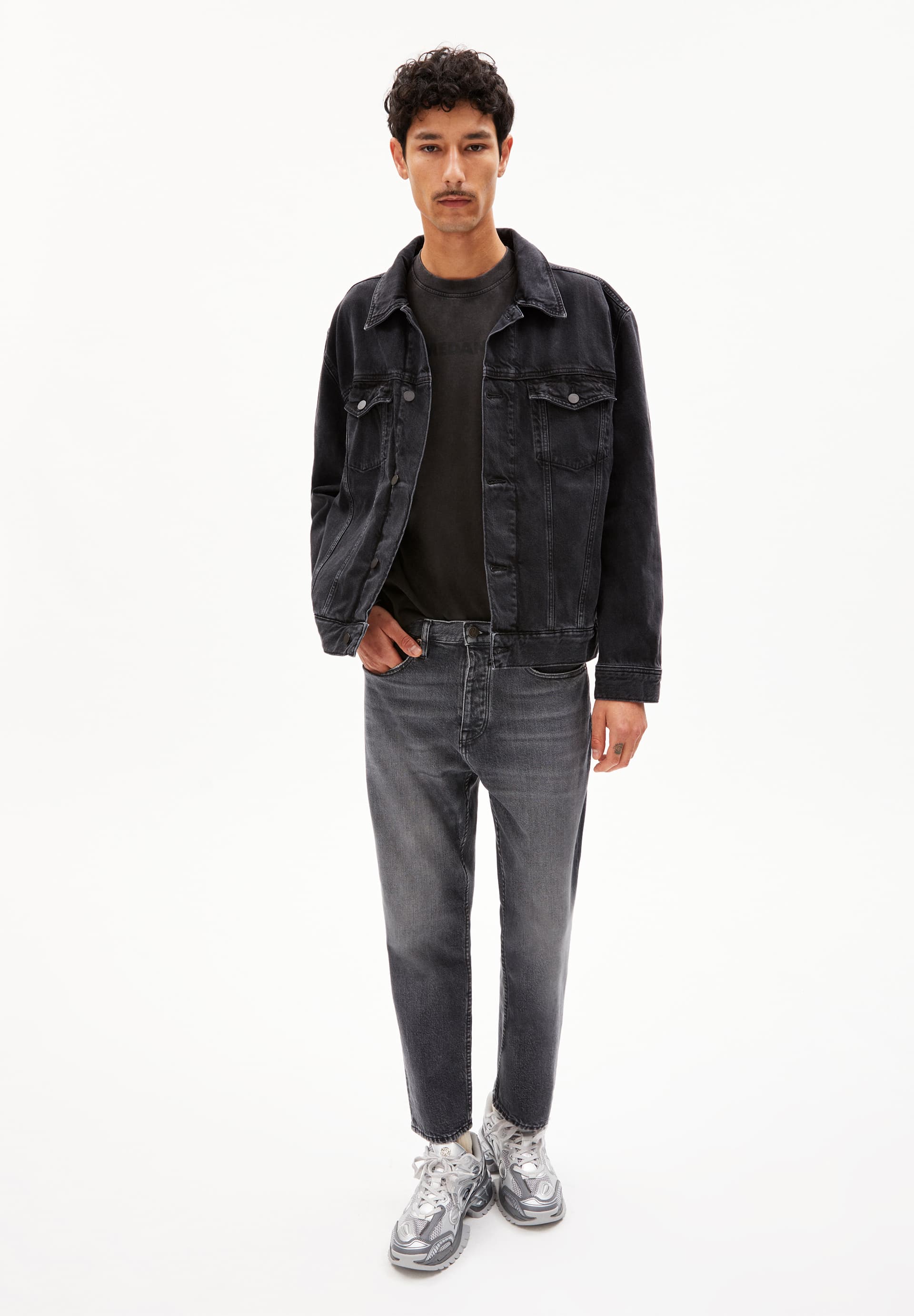 TRAAKA Denim Jacket Oversized Fit made of recycled Cotton