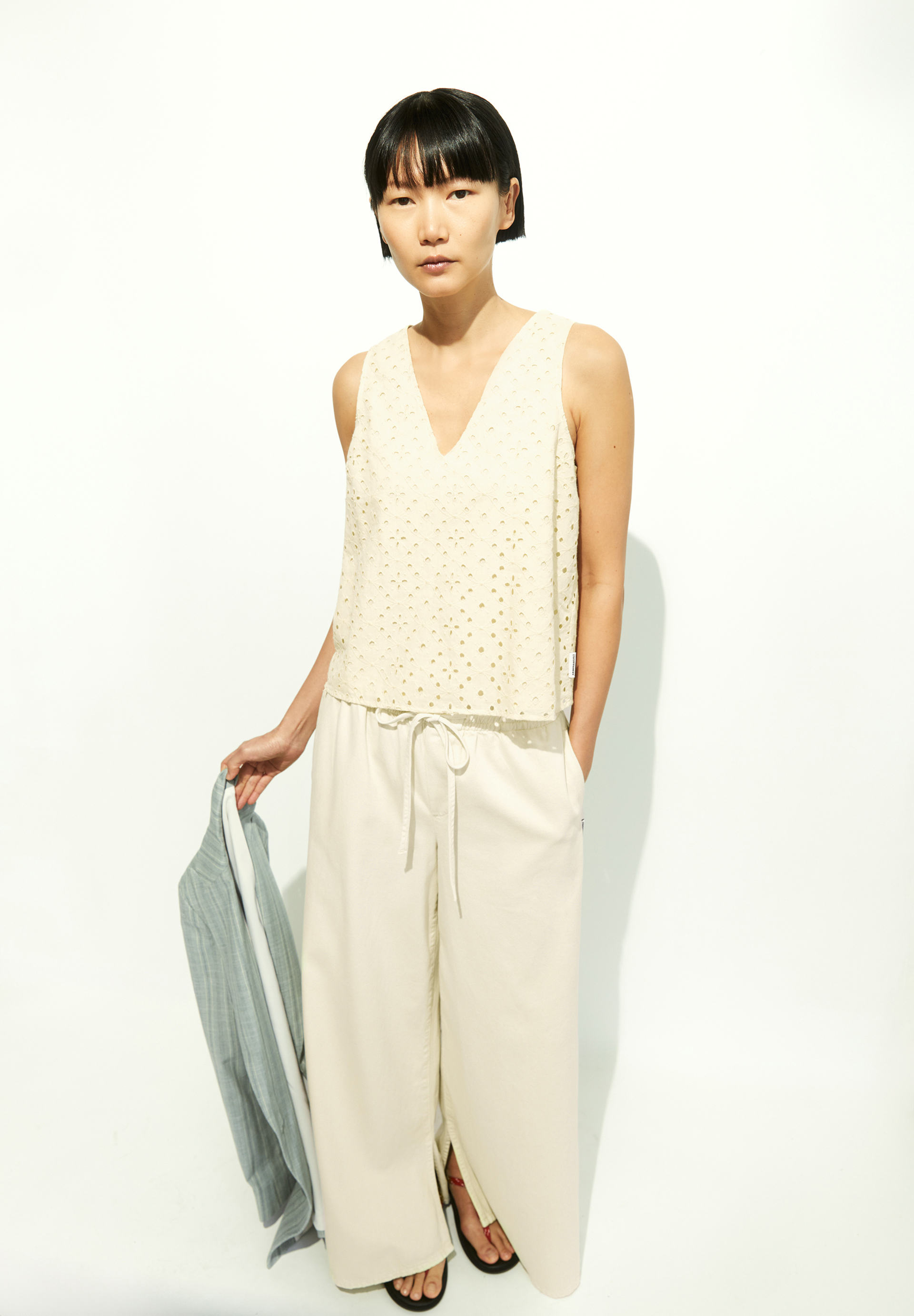 YALINAA BROIDERY Top en mélange de coton bio