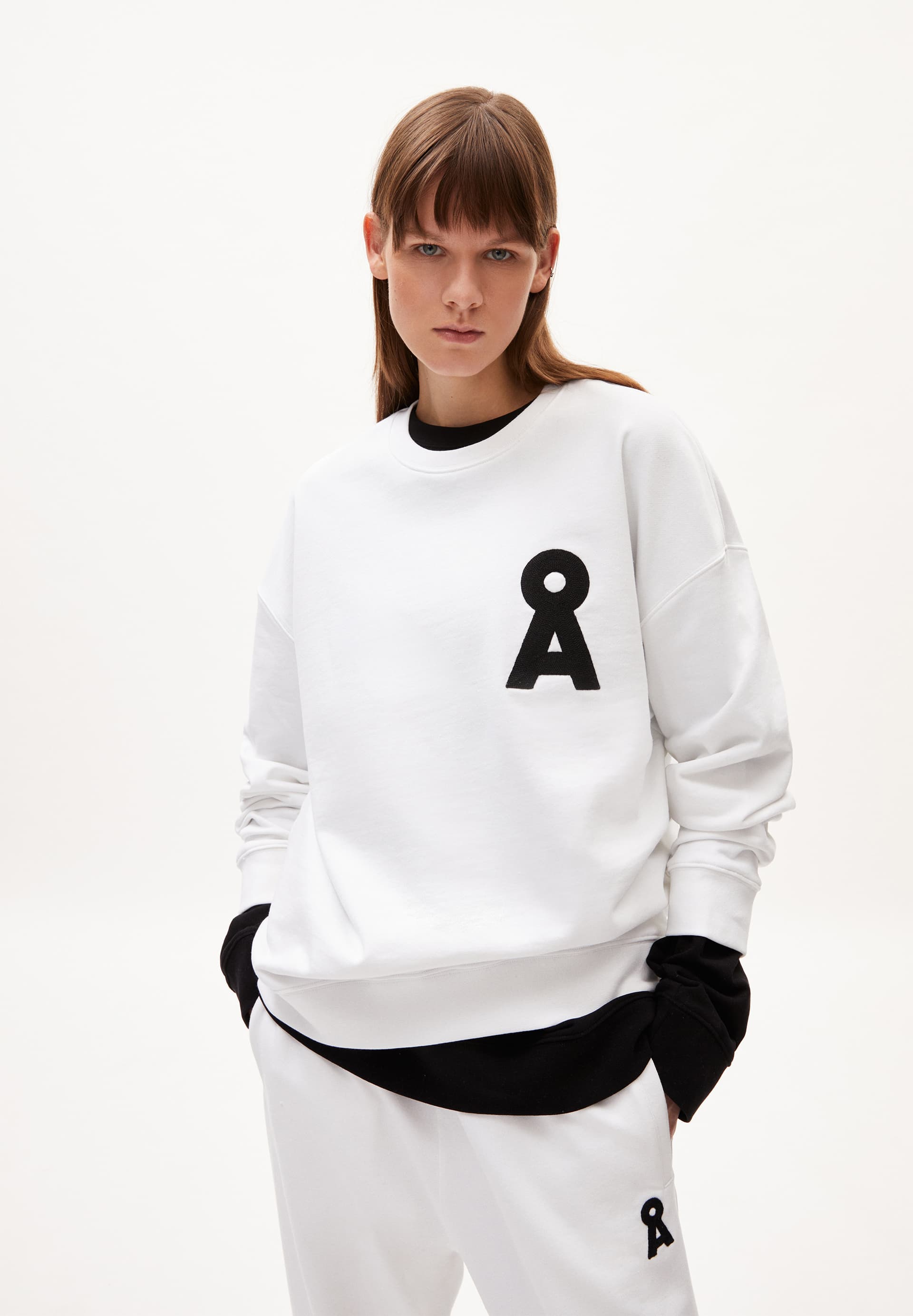 SASHAA ICONIC CAPSULE Zwaargewicht sweatshirt relaxed fit in bio katoenmix