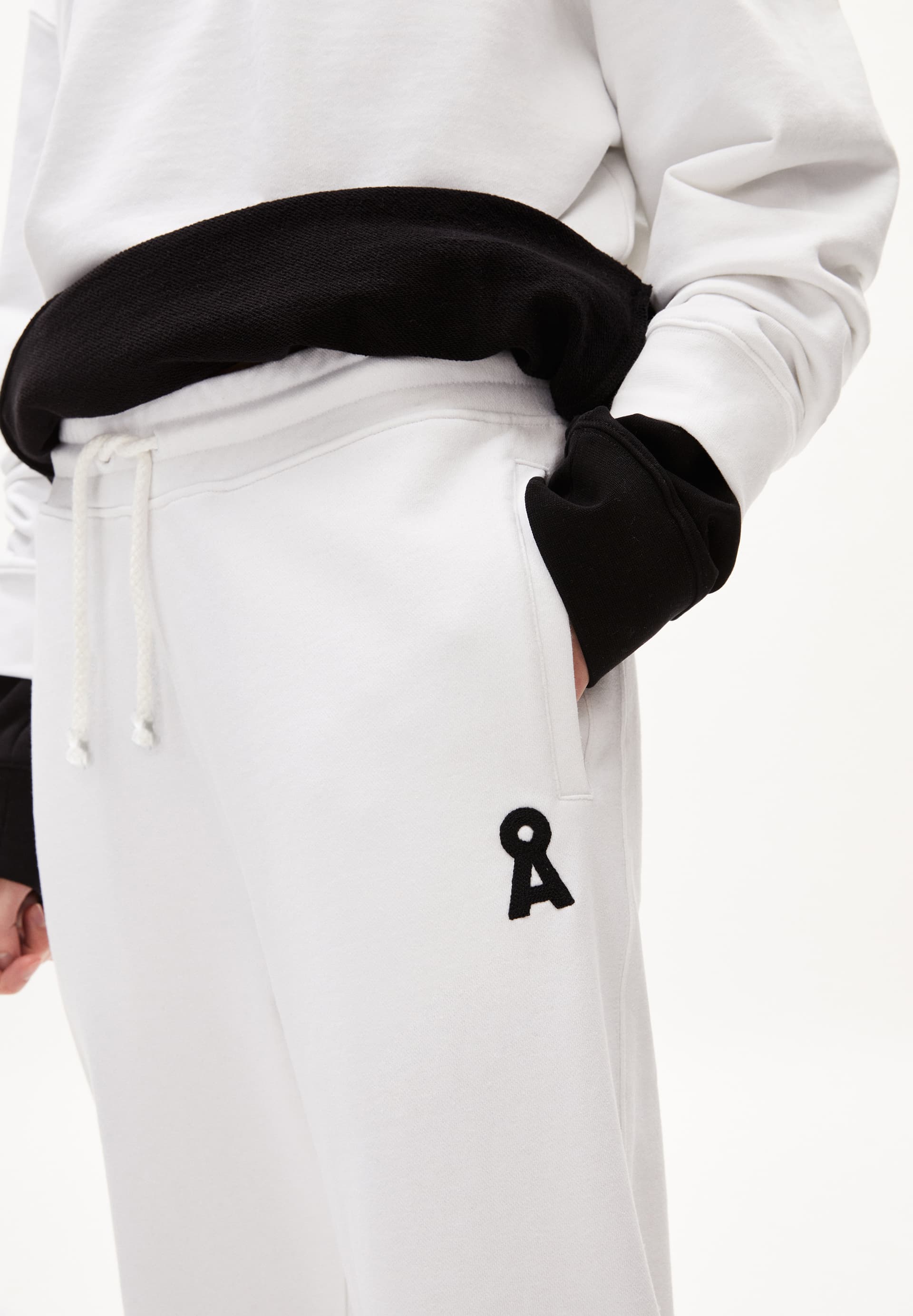 AAIKE ICONIC CAPSULE Pantalon sweat Heavyweight Regular Fit en mélange de coton bio