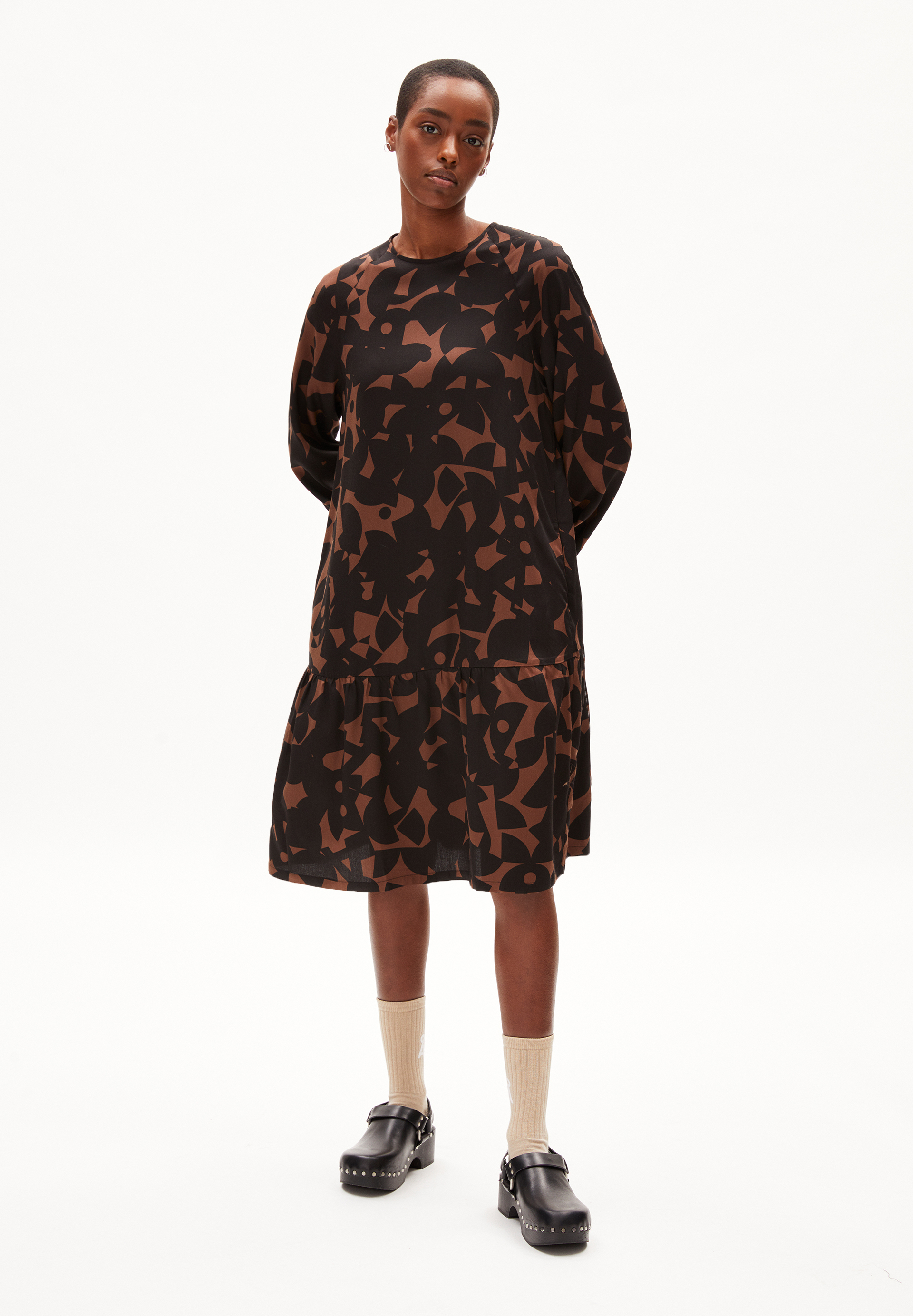 ANINAA ABSTRACT A Woven Dress Regular Fit made of LENZING™ ECOVERO™ Viscose