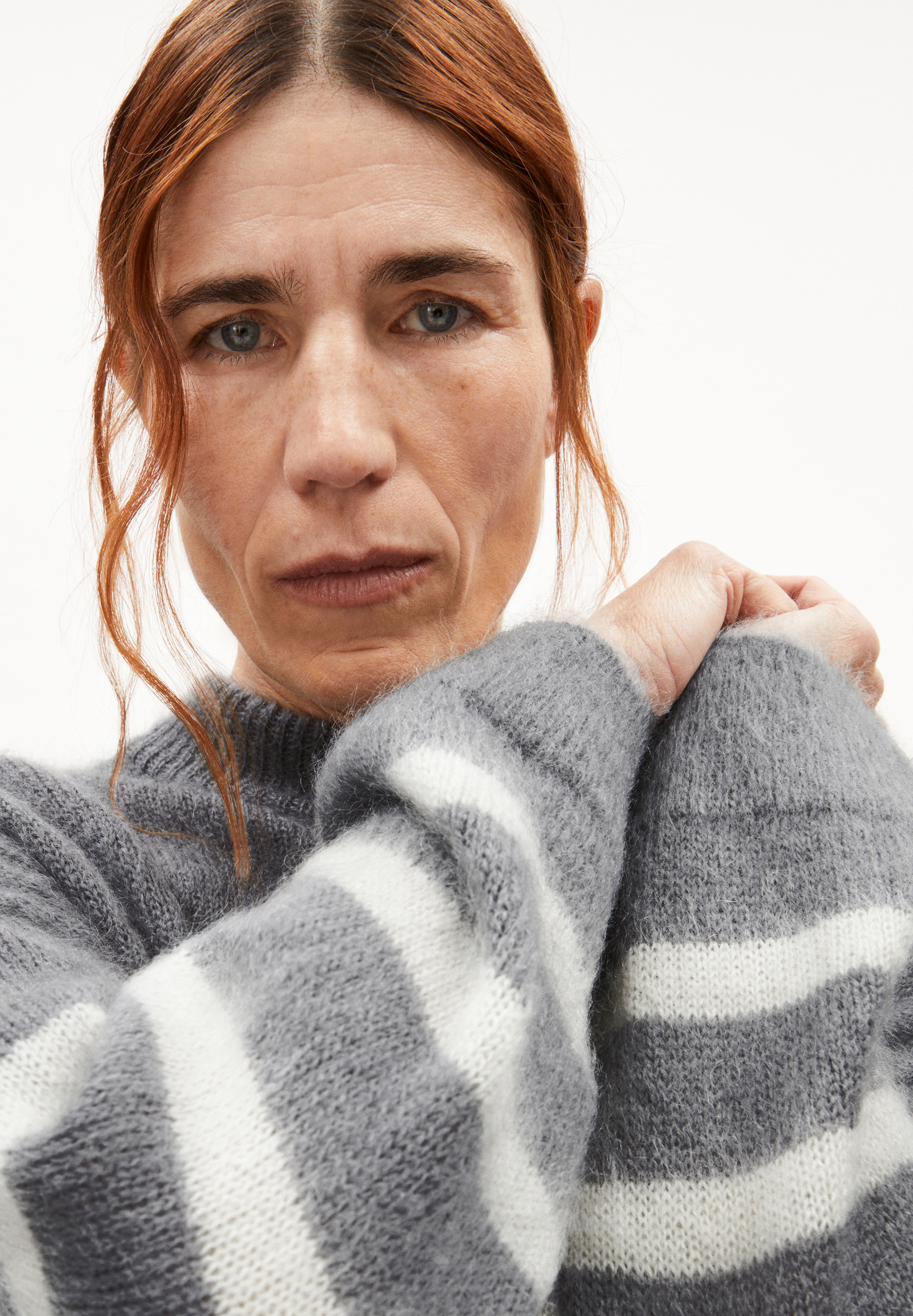 GWYNEIRAA STRIPES Pull coupe ample en laine mohair mélangée