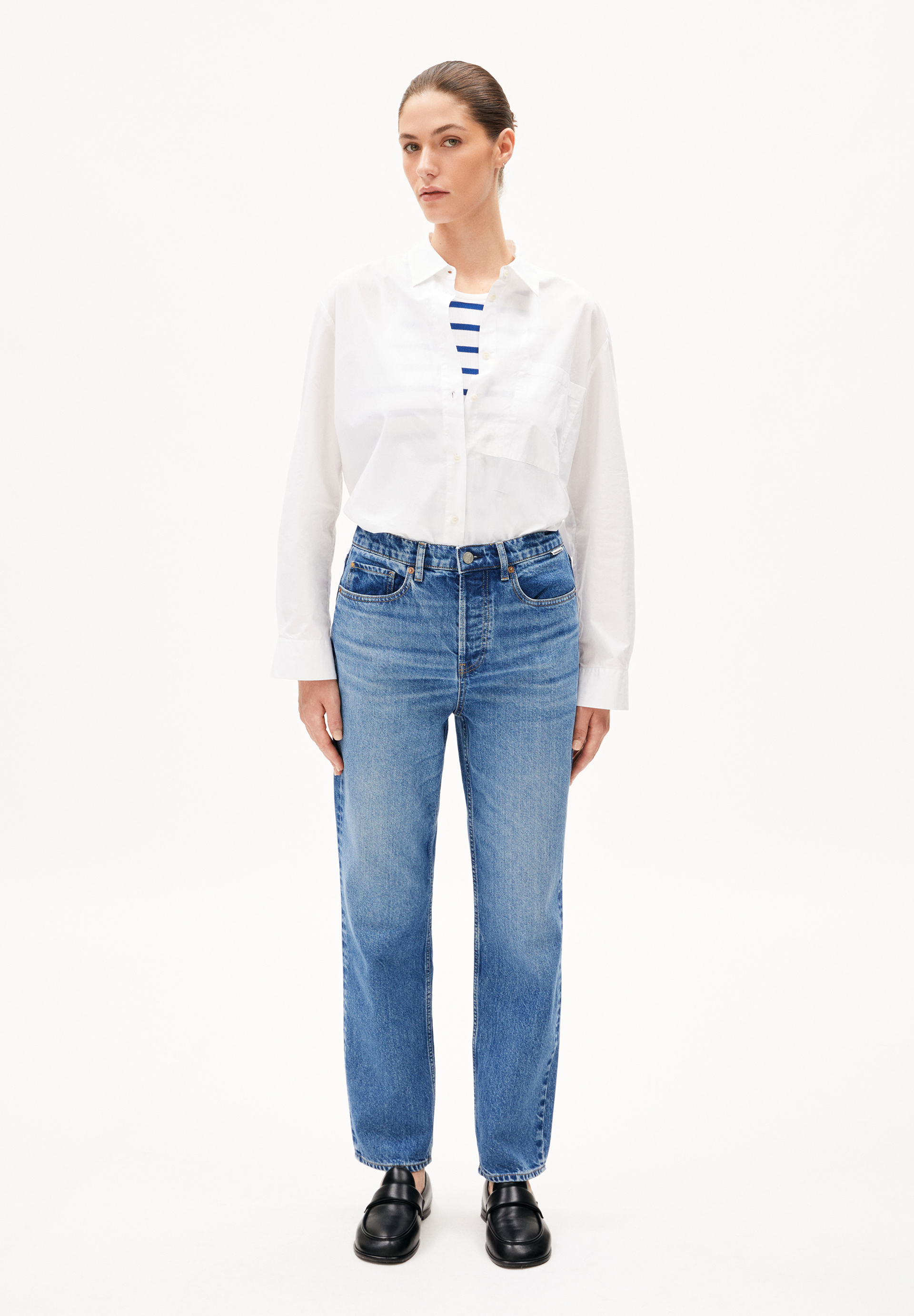 AAIKALA Jean straight taille haute en coton recyclé