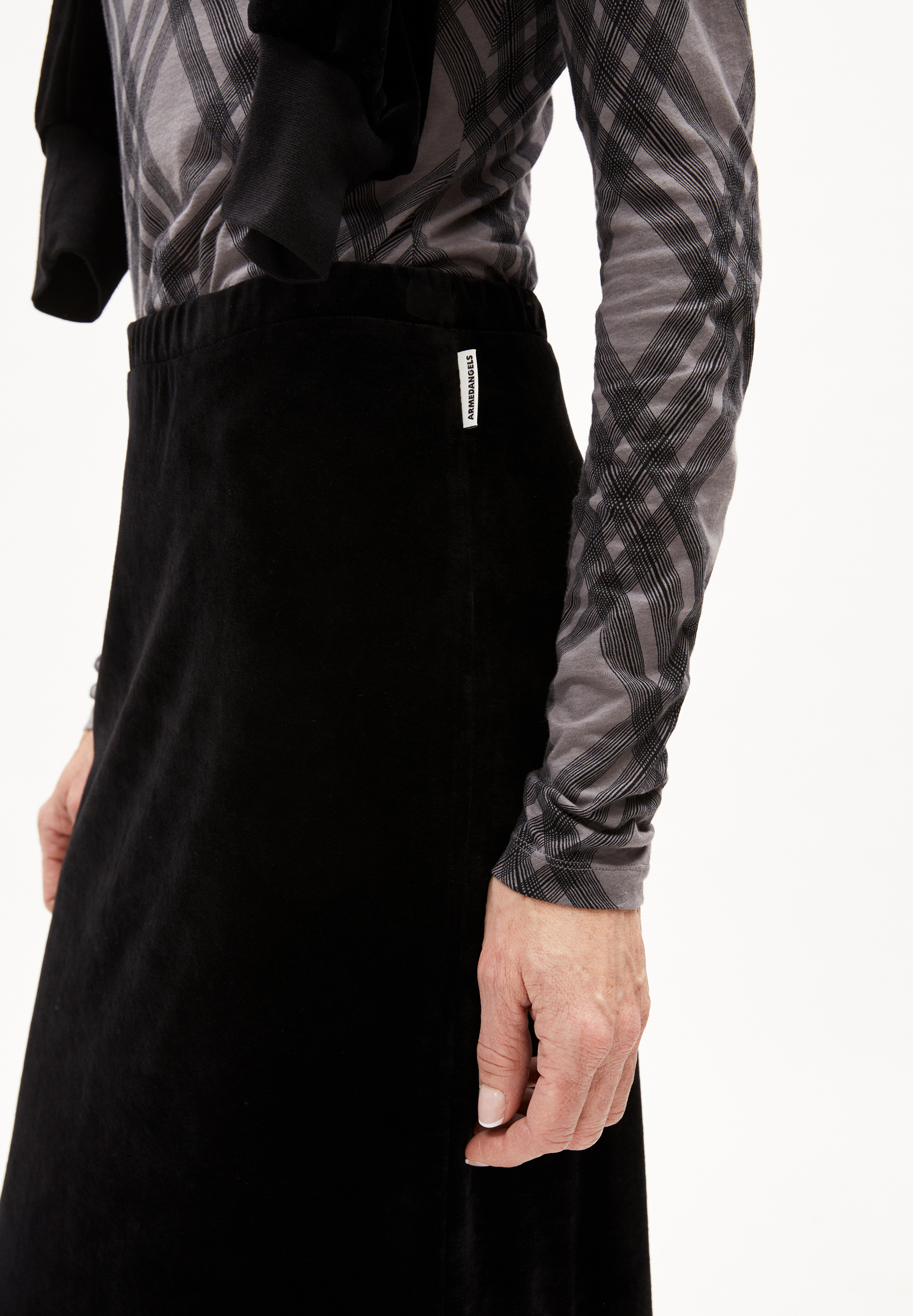 EMOLGAA Jerseyrock Slim Fit aus Samt