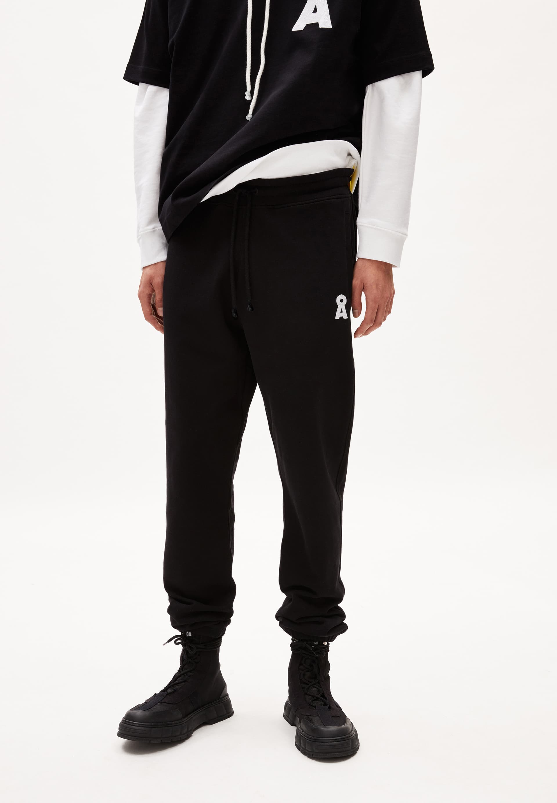 AAIKE ICONIC CAPSULE Heavyweight Sweat Pants Regular Fit made of Organic Cotton Mix