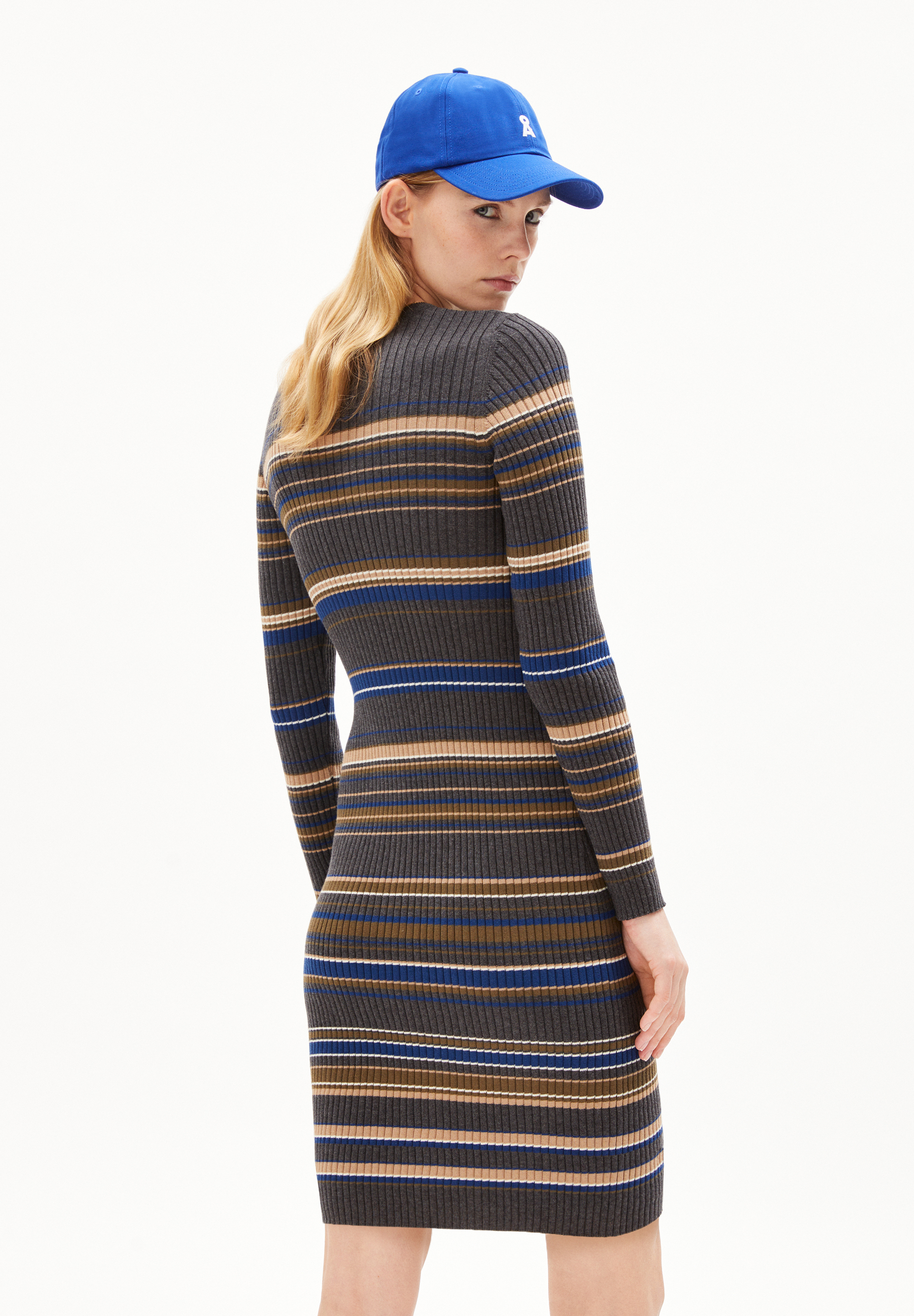 LIAA RN STRIPES Strickkleid Slim Fit aus Bio-Baumwolle