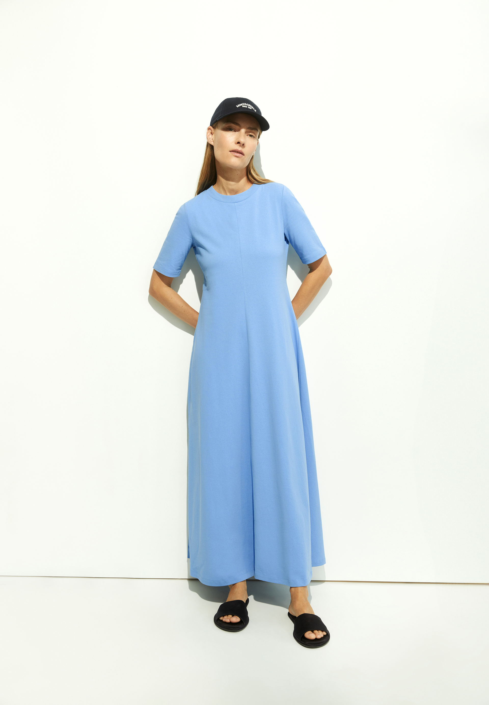 LUANAA LITAA Heavyweight Jerseykleid aus recyceltem Baumwoll Mix