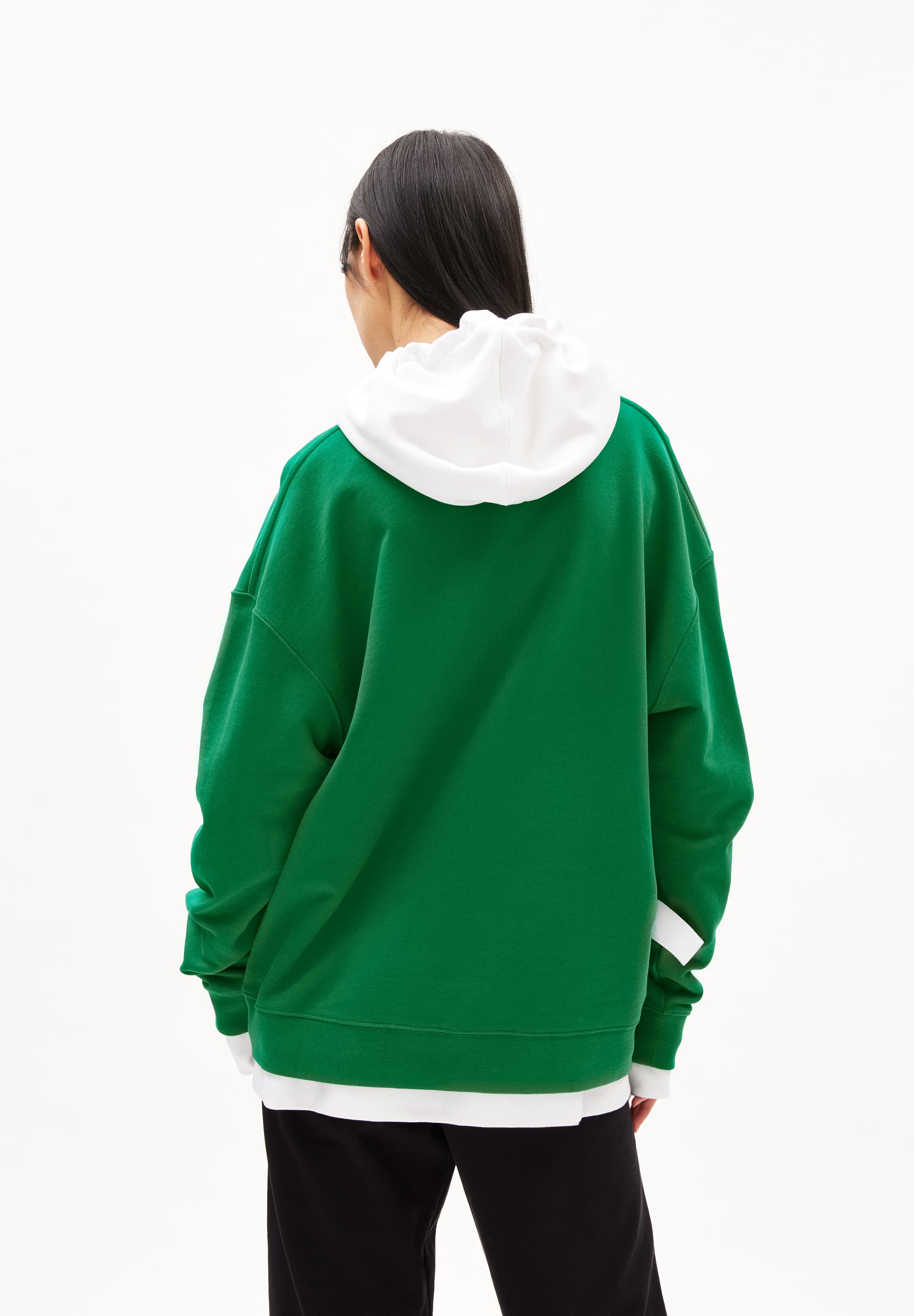 SASHAA ICONIC CAPSULE Heavyweight Sweatshirt Relaxed Fit made of Organic Cotton Mix