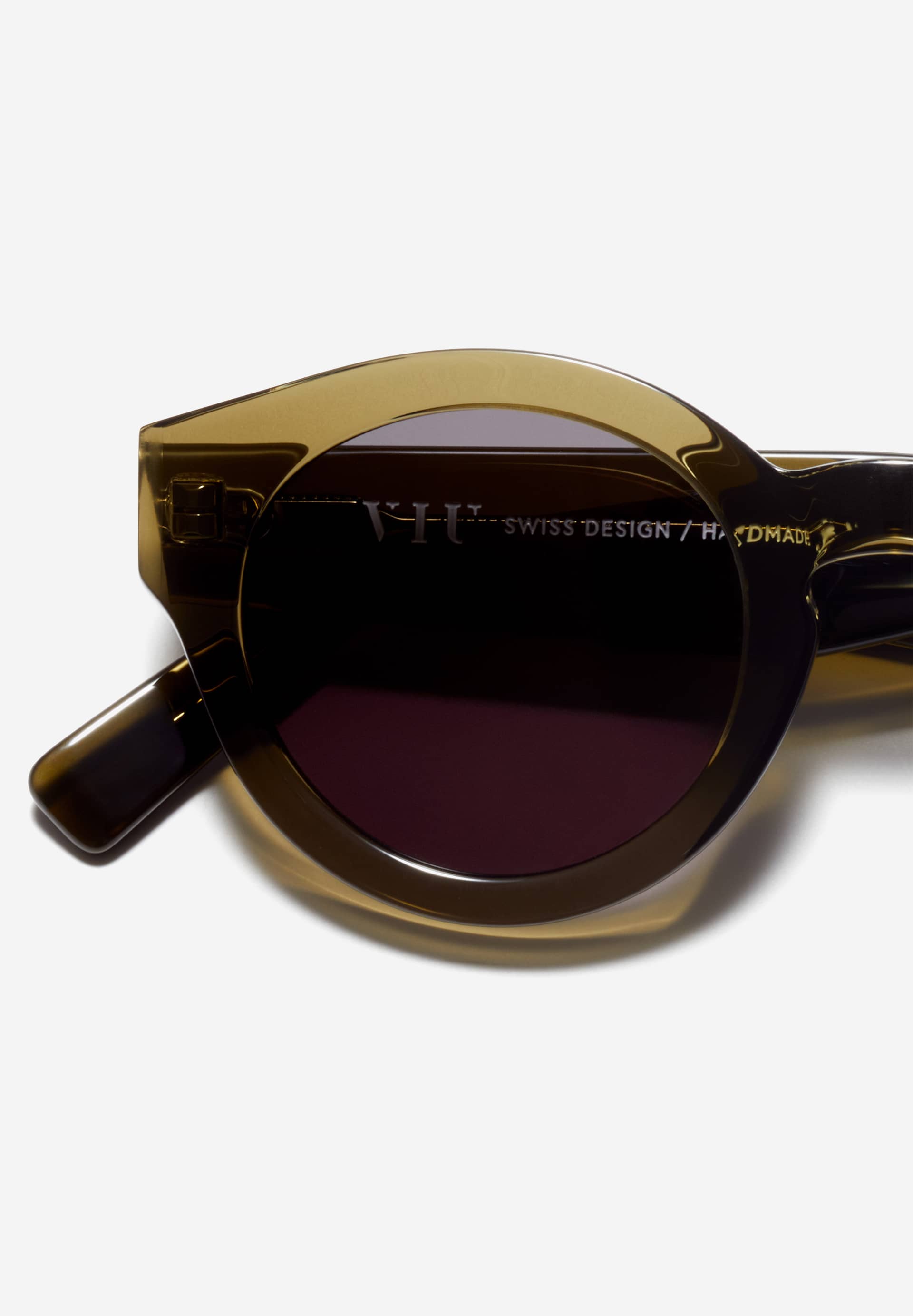 VIU X ARMEDANGELS THE HAALO Sonnenbrille Round Shape aus Eastman Acecate Renew