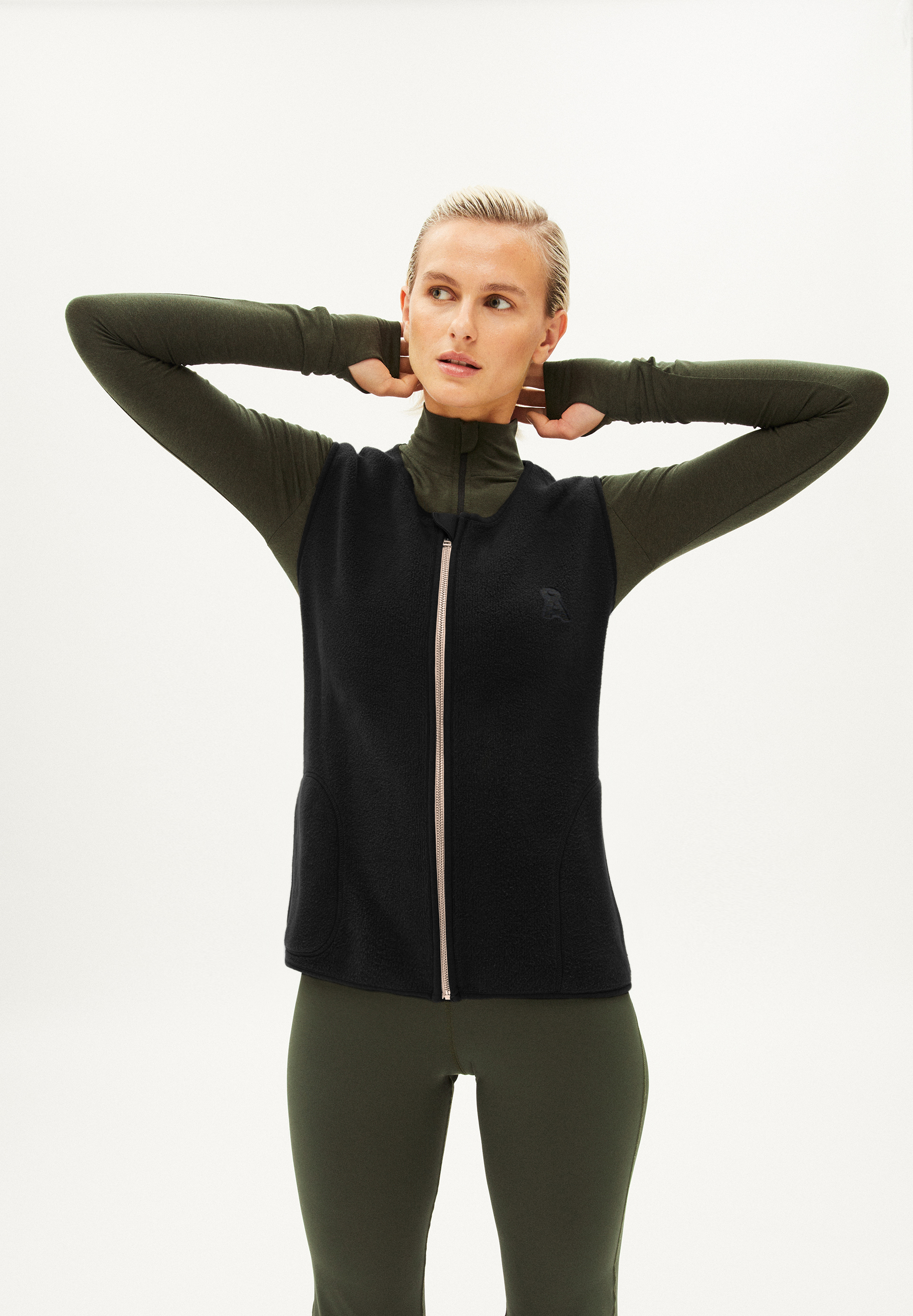 AARLENAA Activewear Sweatjacke Loose Fit aus Bio-Baumwolle