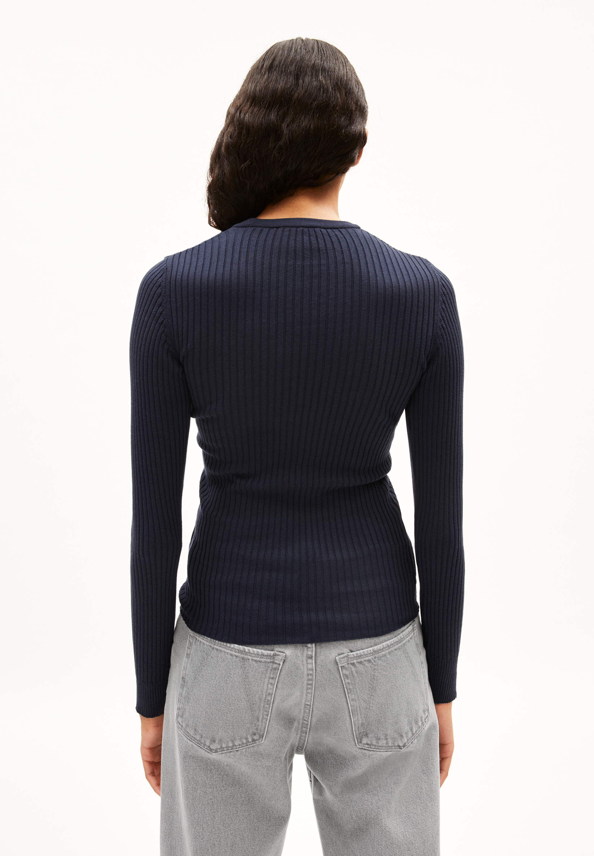 ALAANIA RN Pullover Slim Fit aus Bio-Baumwolle