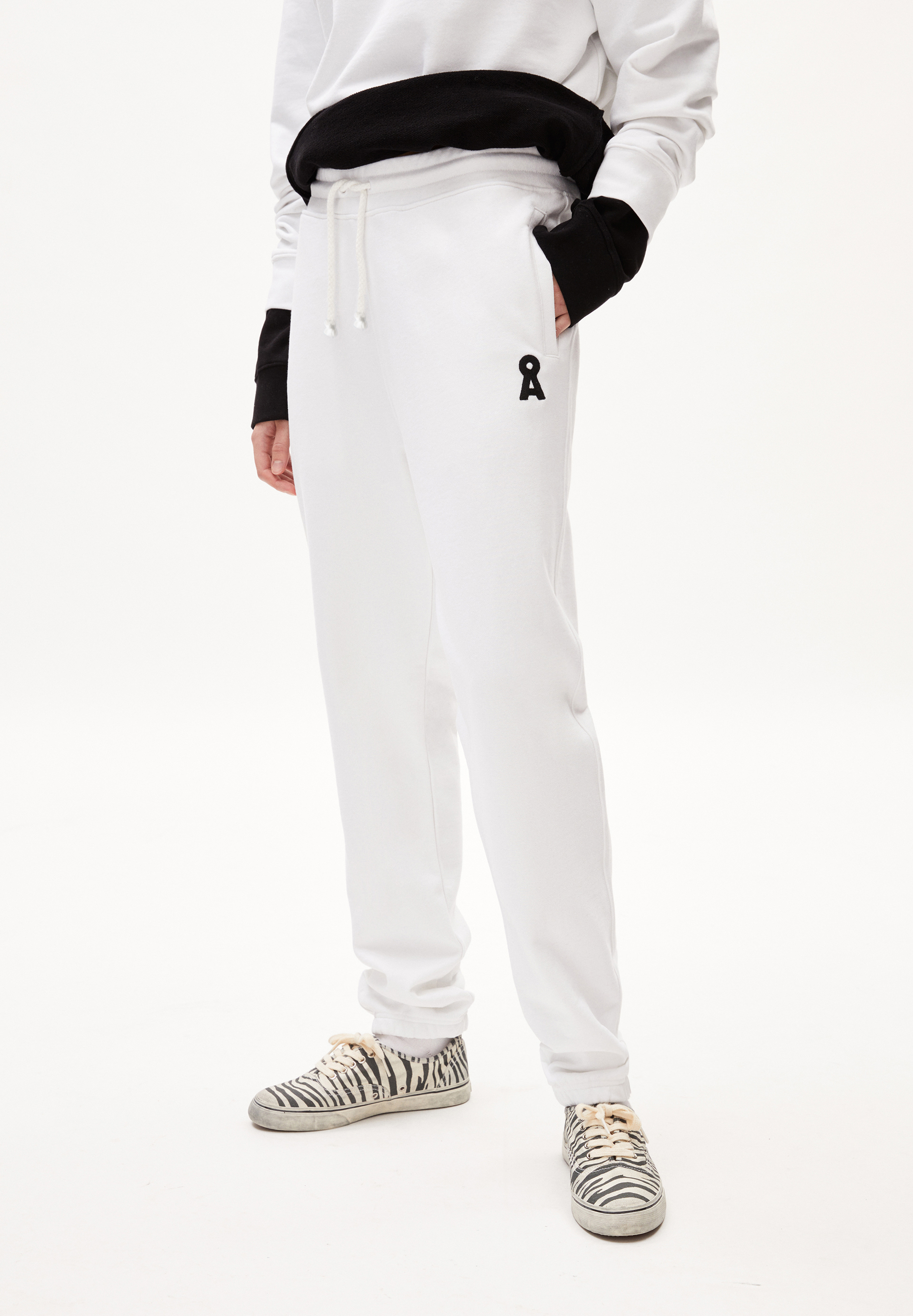 AAIKE ICONIC CAPSULE Heavyweight Sweat Pants Regular Fit made of Organic Cotton Mix