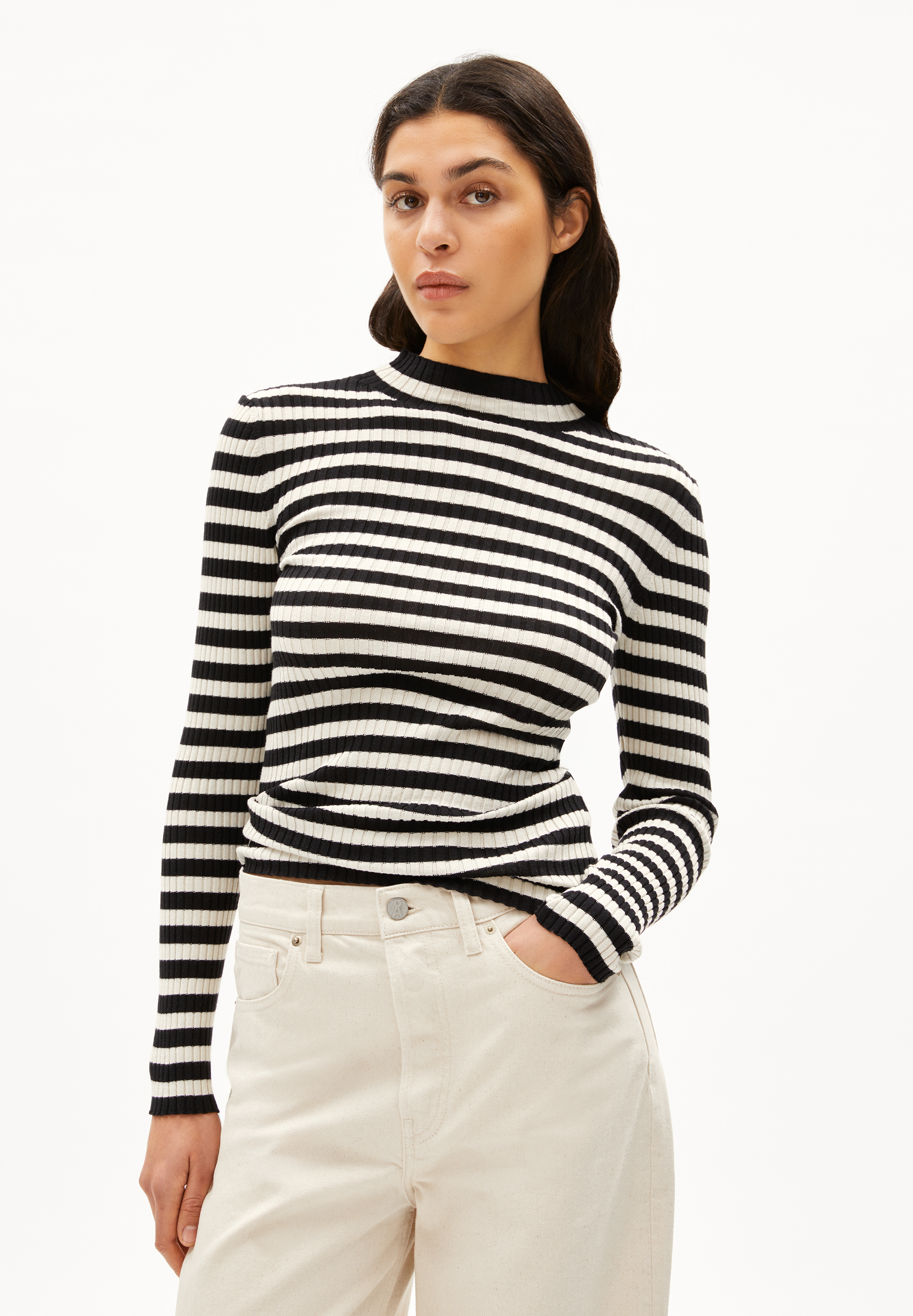 ALAANIA STRIPED Pull coupe ajustée en coton bio