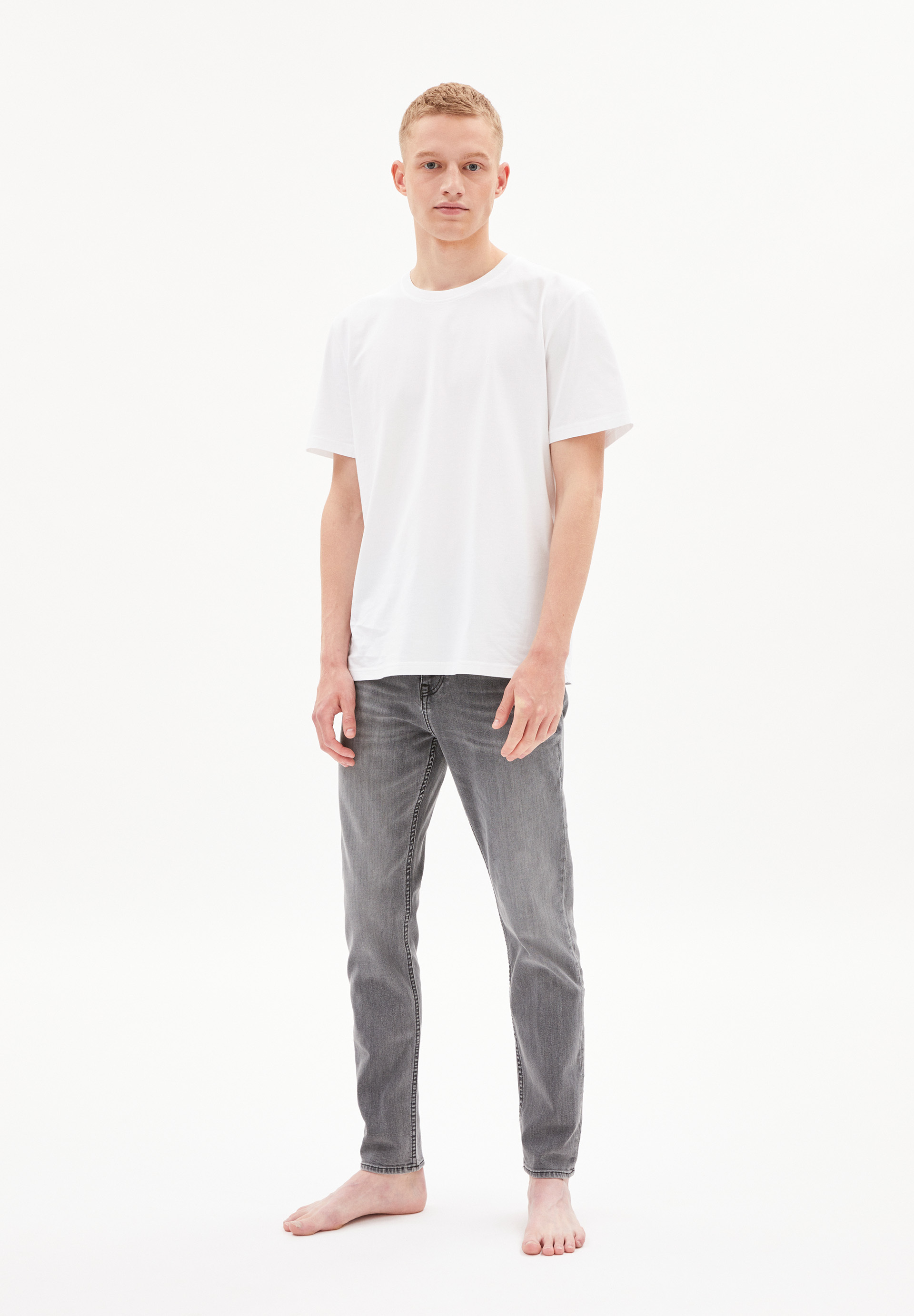 AARO Tapered Fit Denim made of Organic Cotton Mix