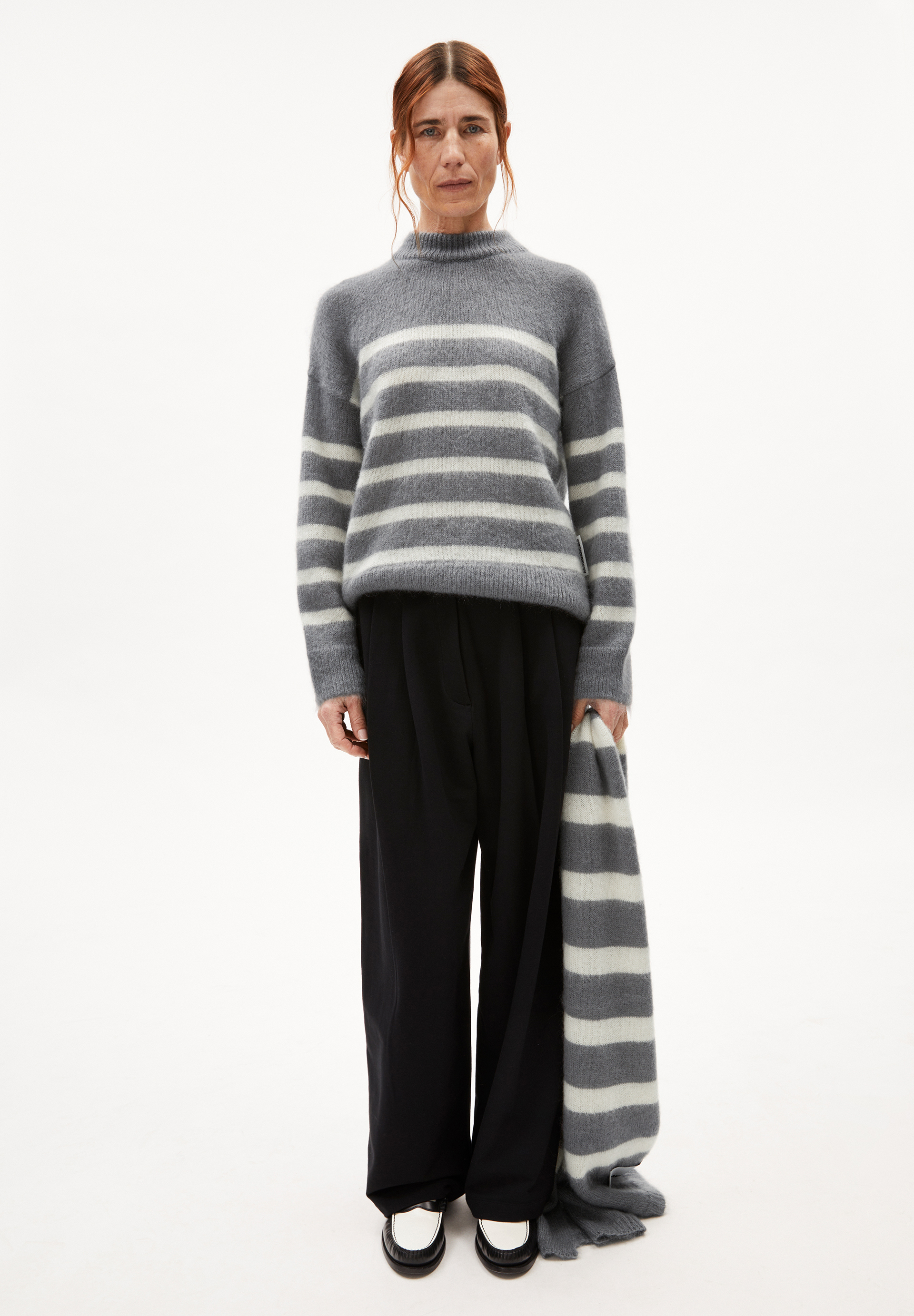 GWYNEIRAA STRIPES Pull coupe ample en laine mohair mélangée