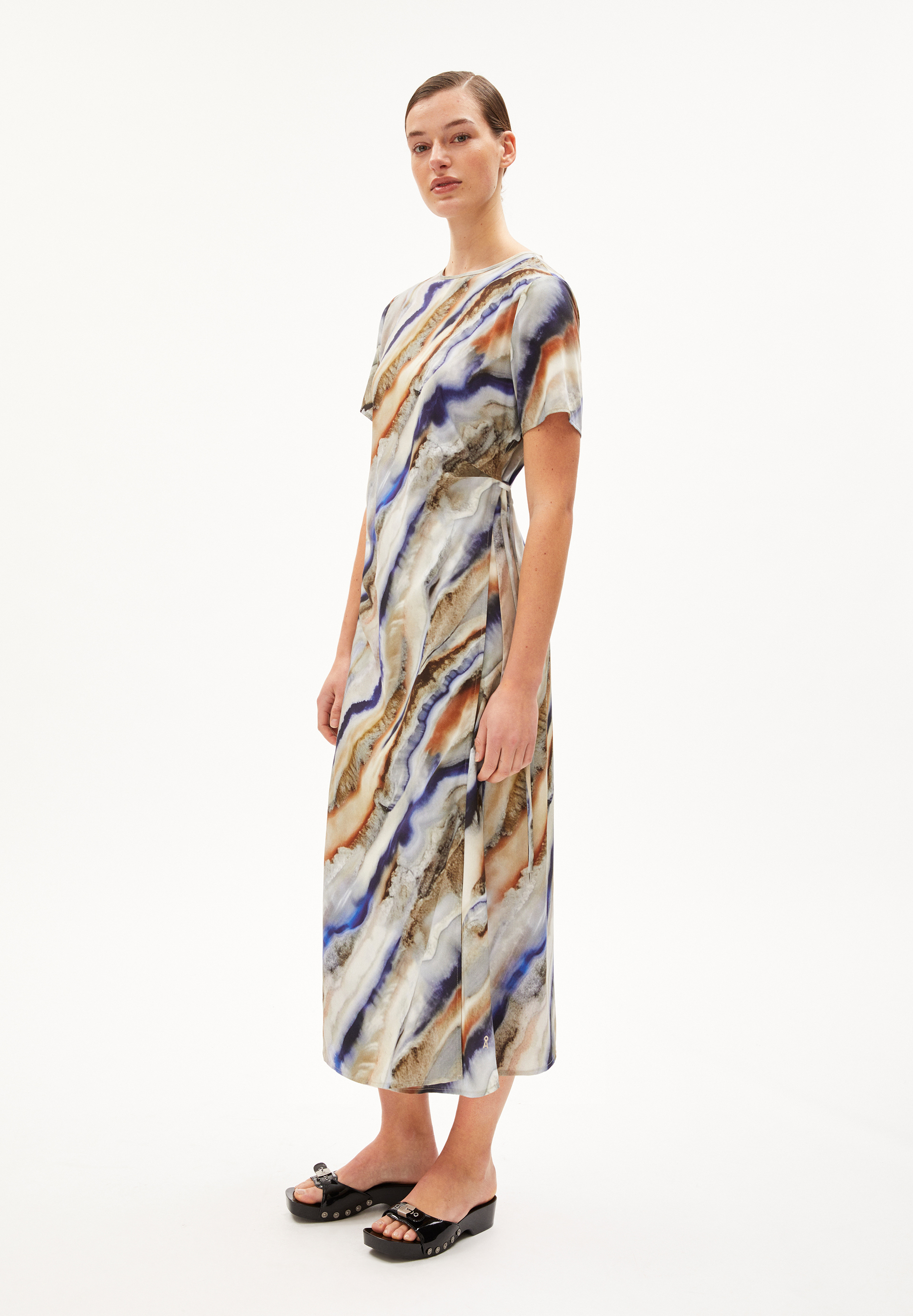 SEDISAA PÄRLAA - Frauen Regular Fit Kleid - braun
