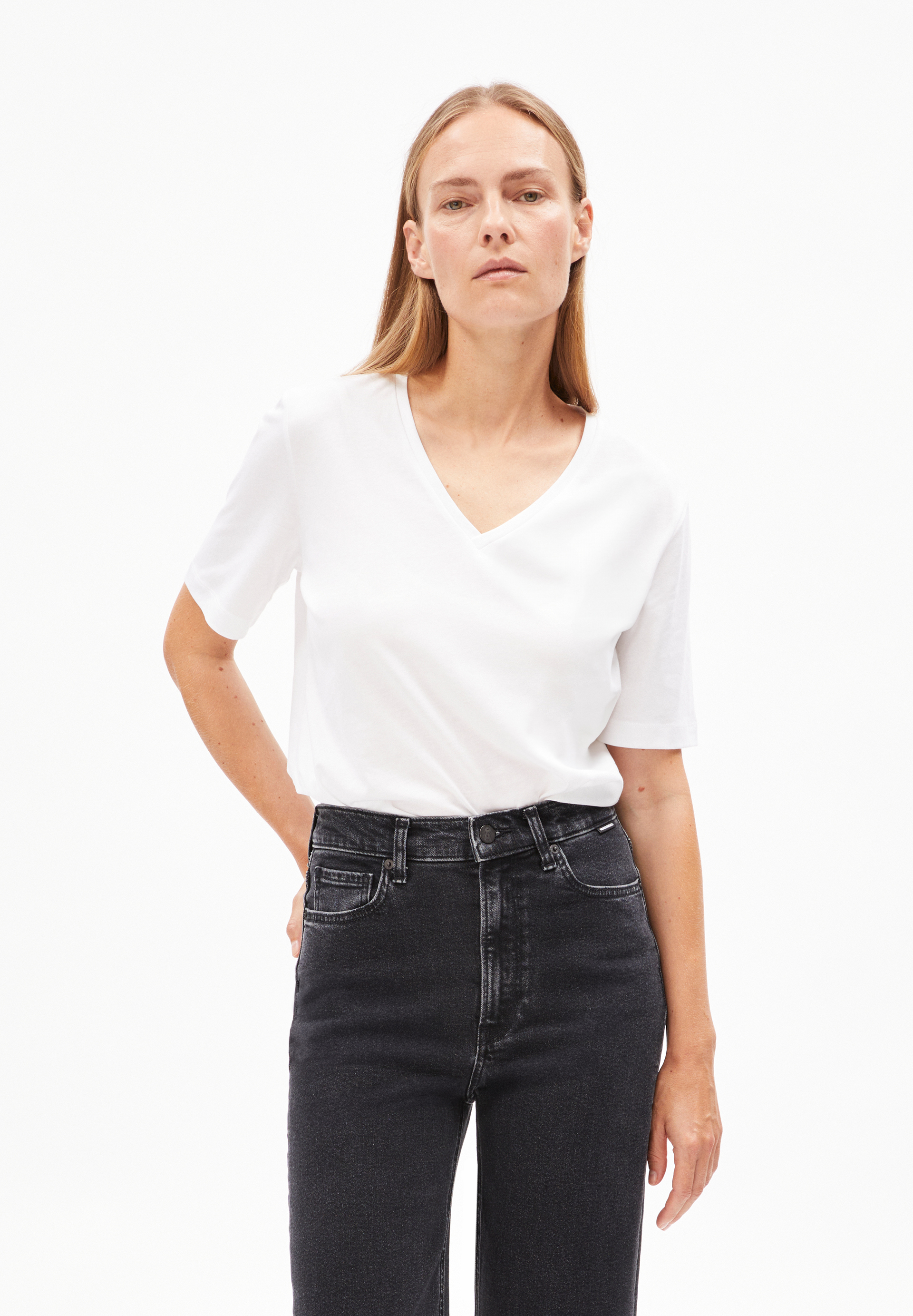 LUALAA V-NECK - Frauen Regular Fit T-Shirt - weiss