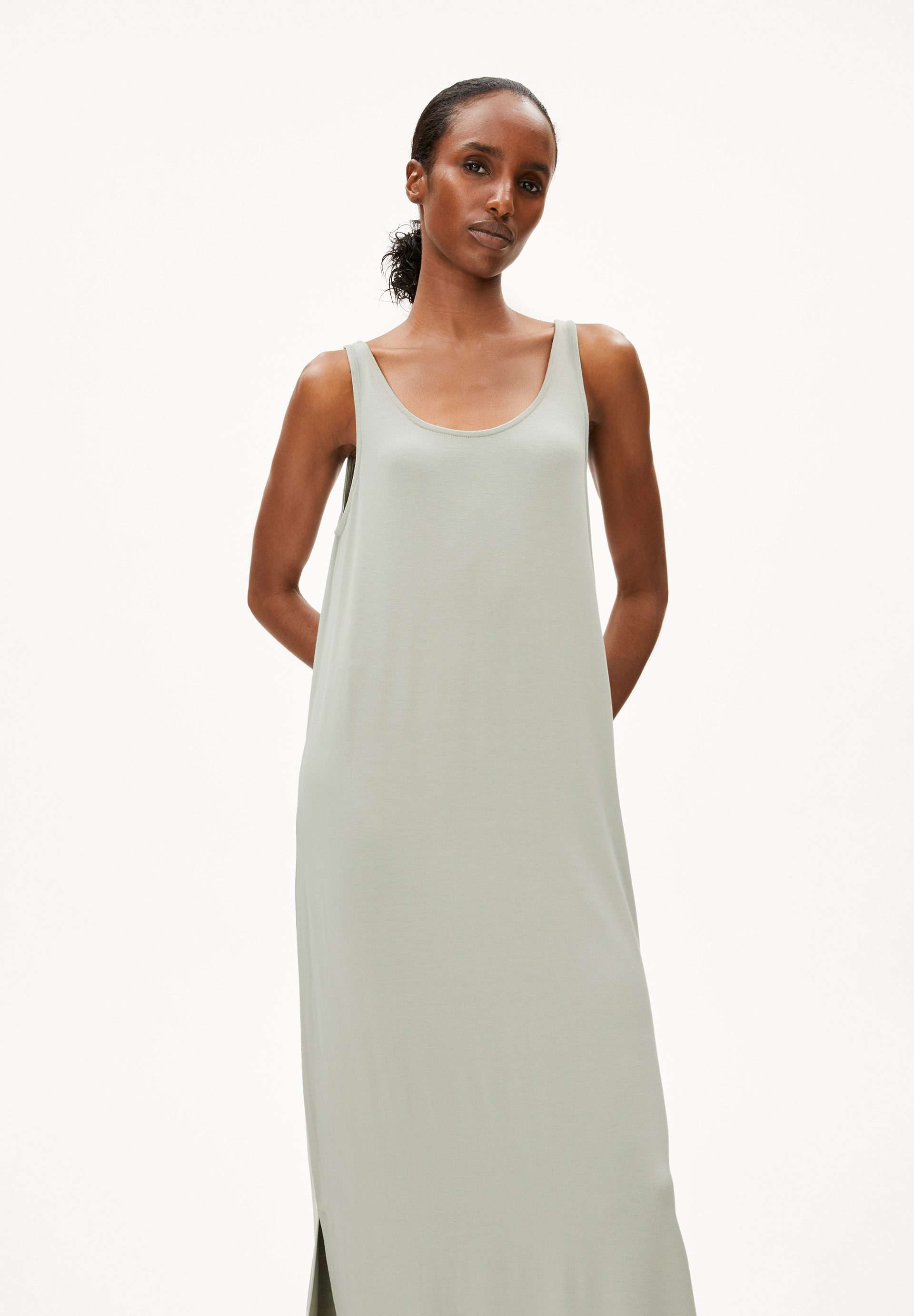 MAELIAA SOLID - Frauen Slim Fit Kleid - grün